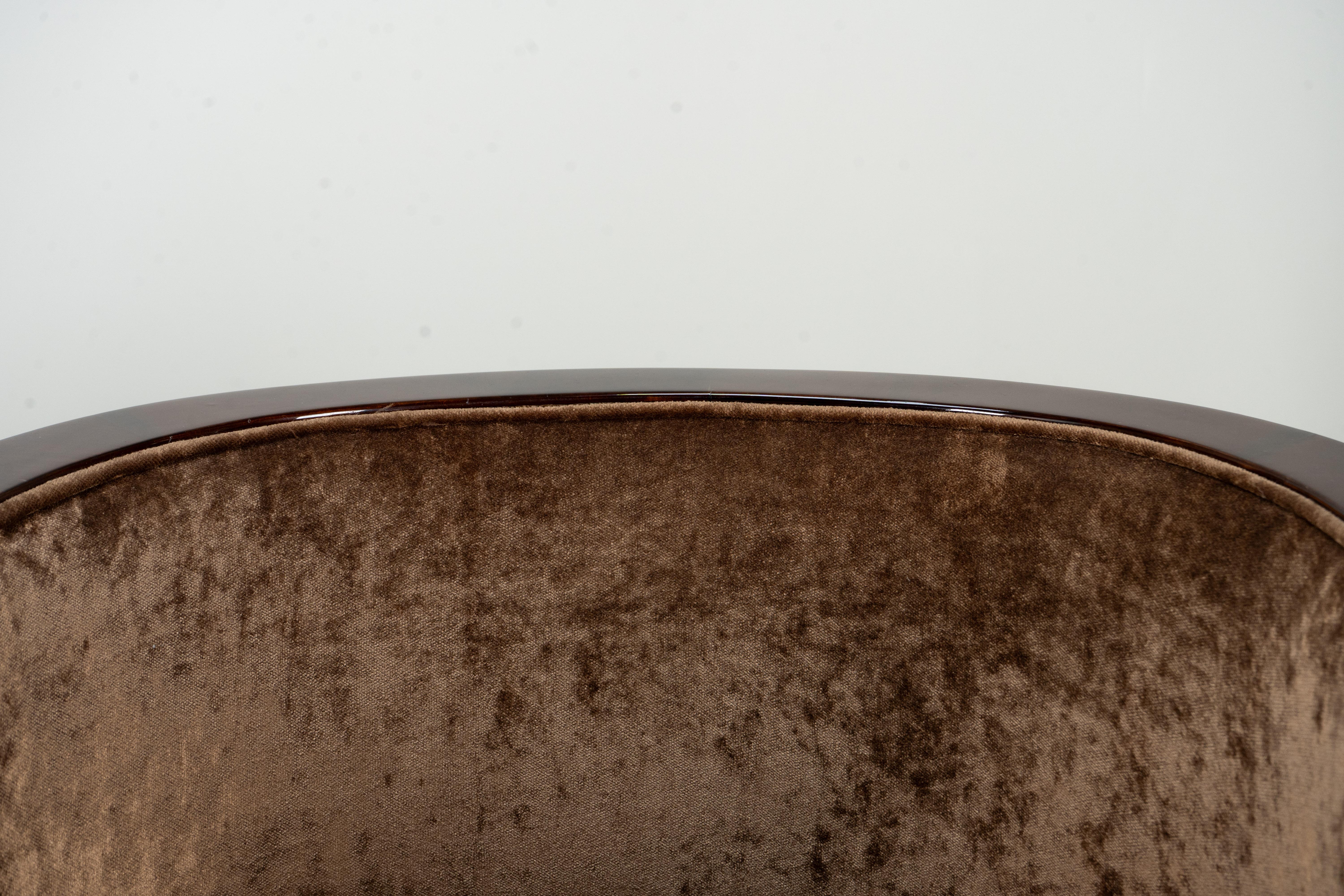 Noce A Pair of Barrel-Back Arm chairs in vendita