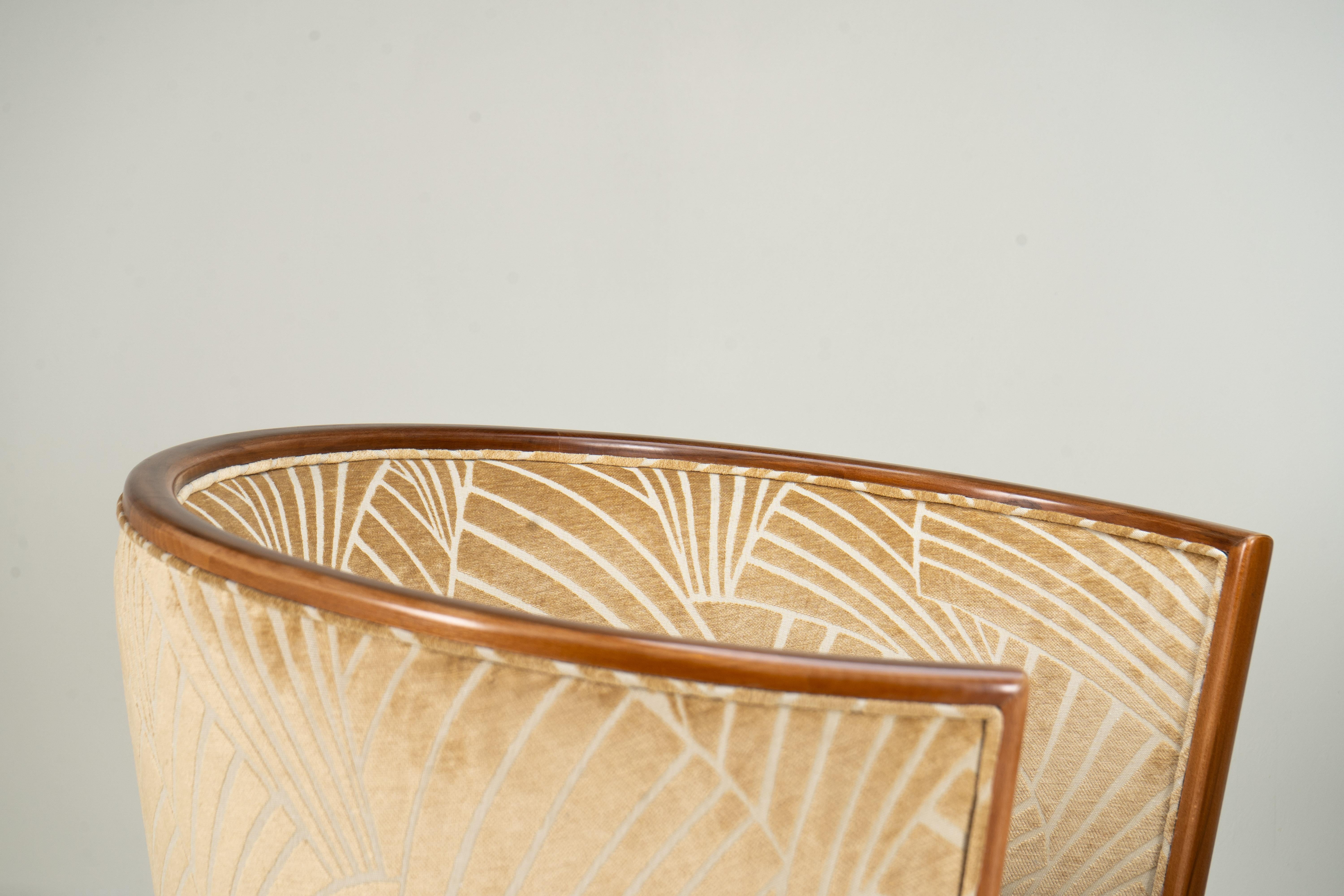 A Pair of Barrel-Back Art Deco Lounge Chairs For Sale 7