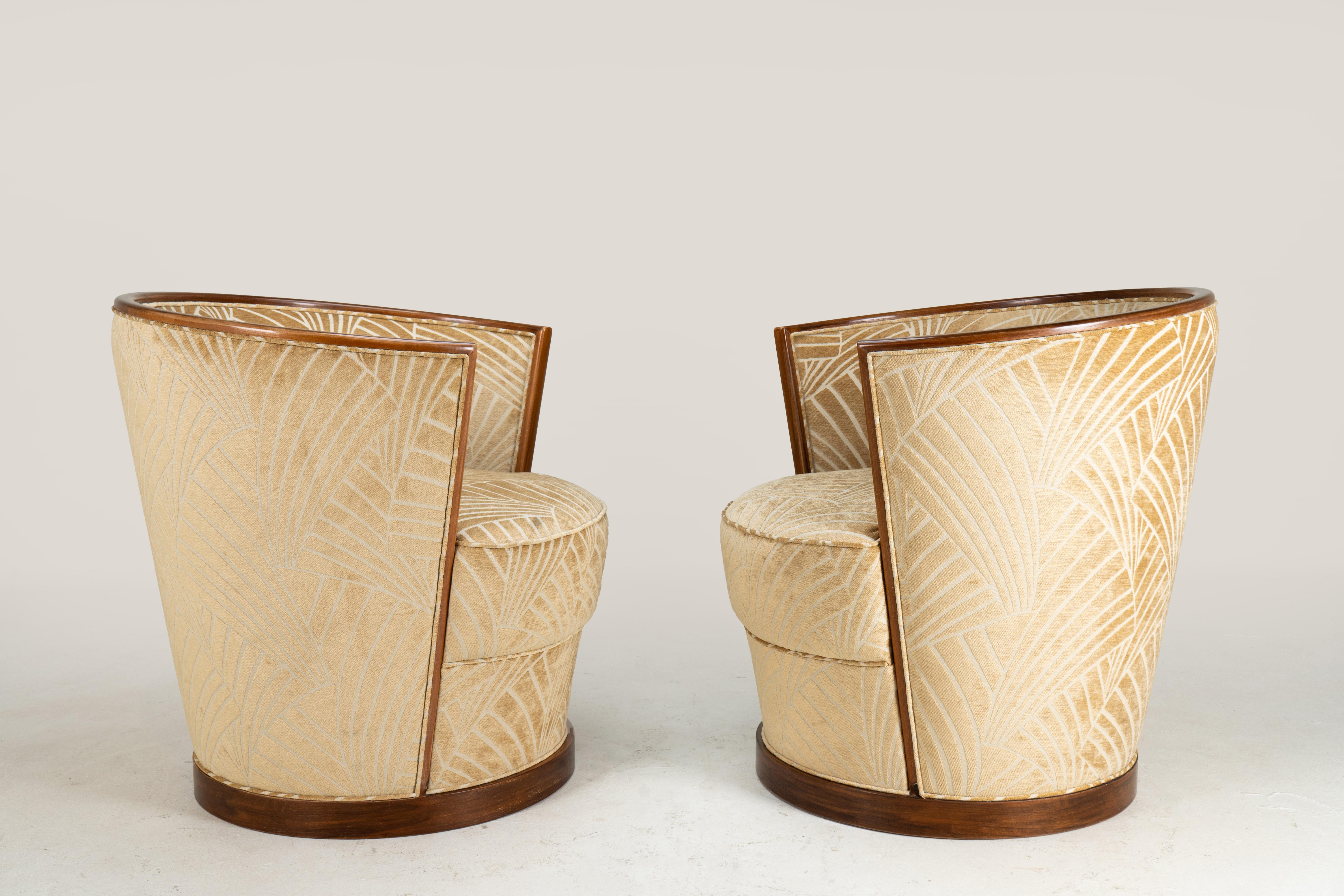 Hungarian A Pair of Barrel-Back Art Deco Lounge Chairs For Sale