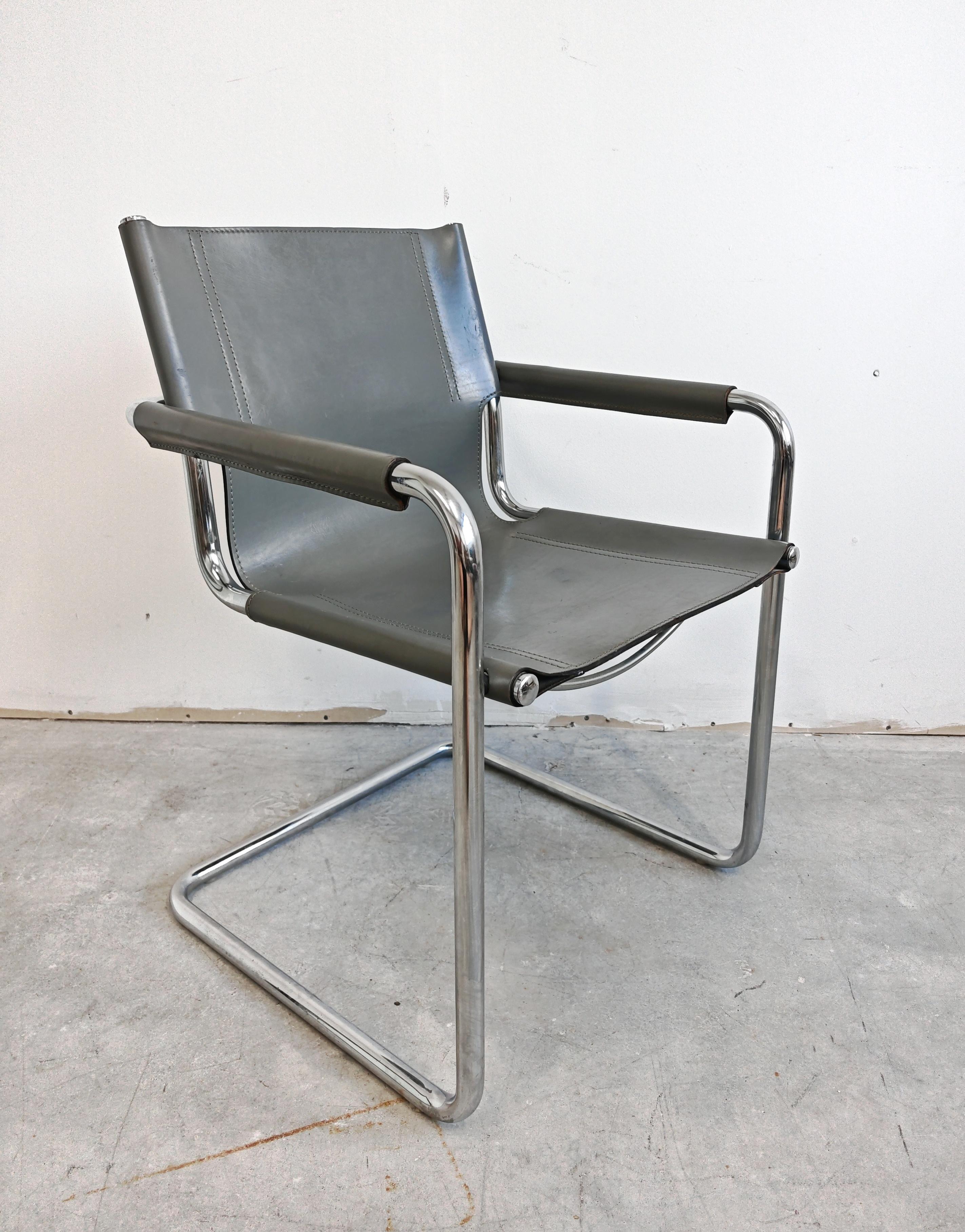 A pair of Bauhaus Leather Visitor chairs by Mart Stam, produced by Matteo Grassi For Sale 4