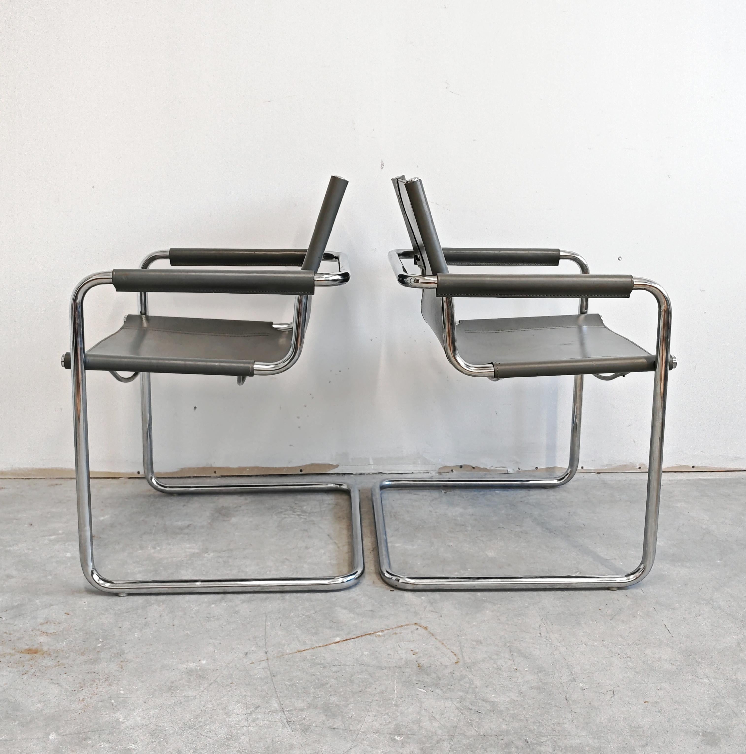 A pair of Bauhaus Leather Visitor chairs by Mart Stam, produced by Matteo Grassi In Good Condition For Sale In Beograd, RS