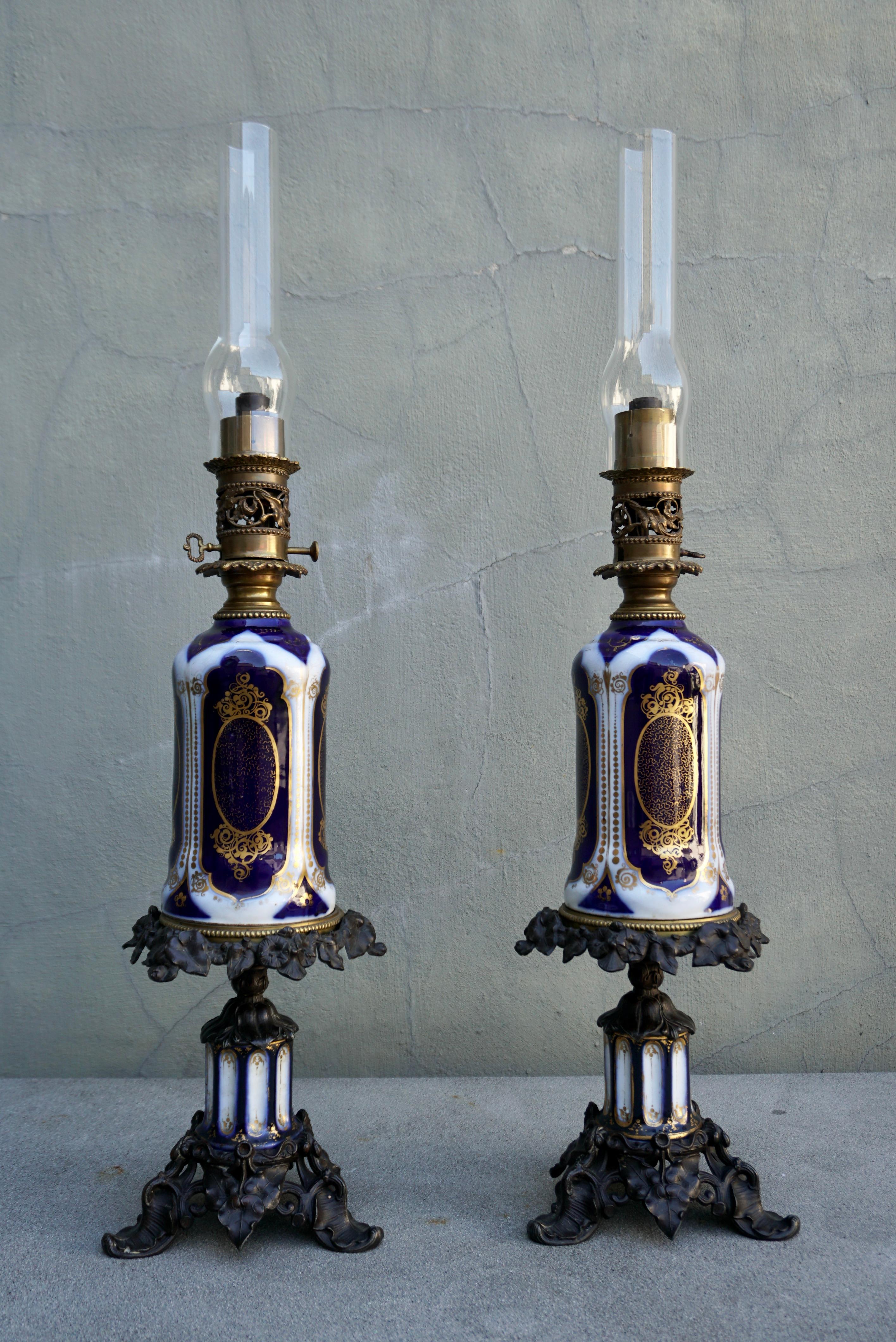Hand-Crafted A Pair of Bayeux Oil Lamps with Bronze Mounts For Sale