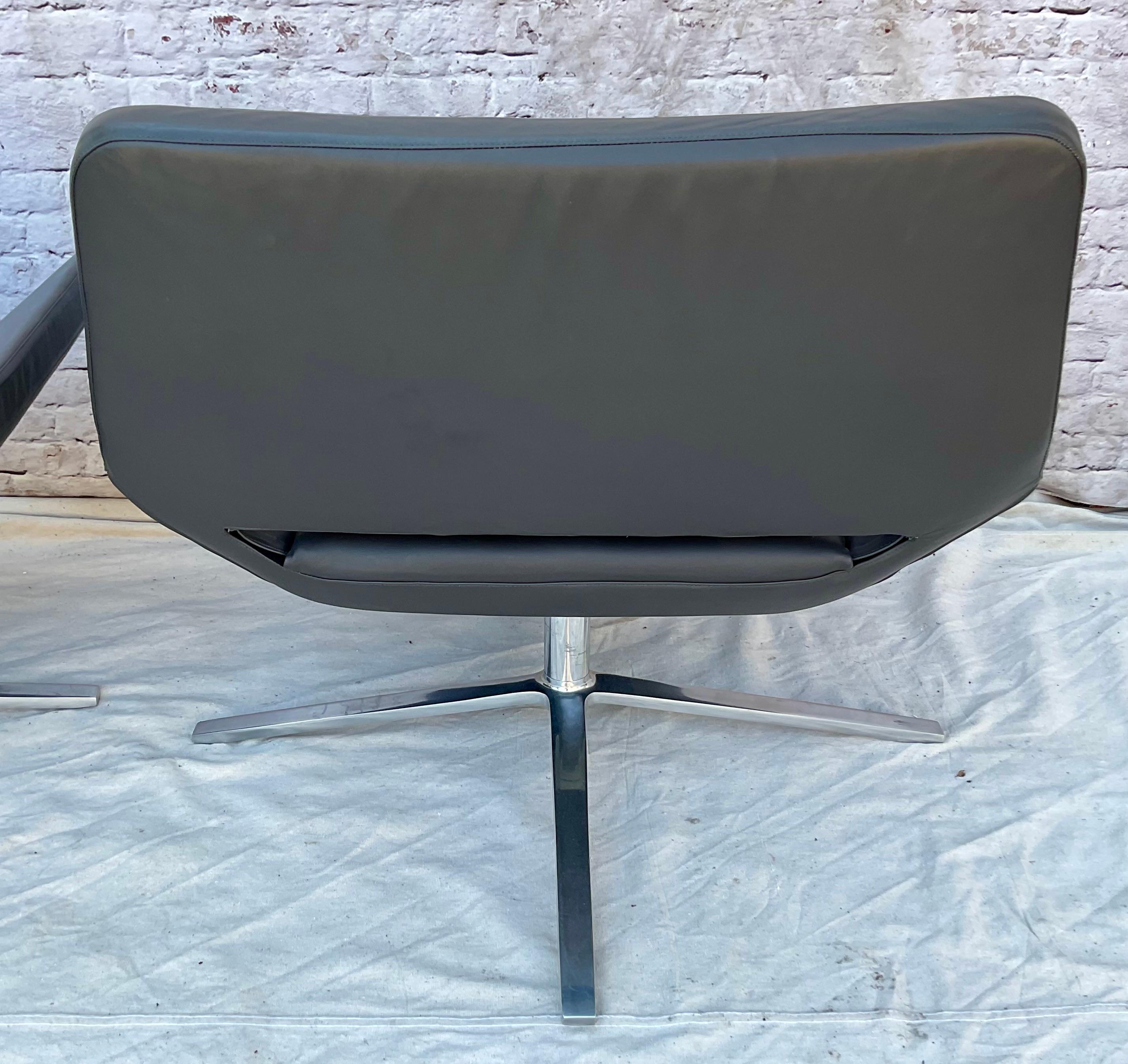 A Pair Of B&B Italia Metropolitan Armchairs For Sale 1