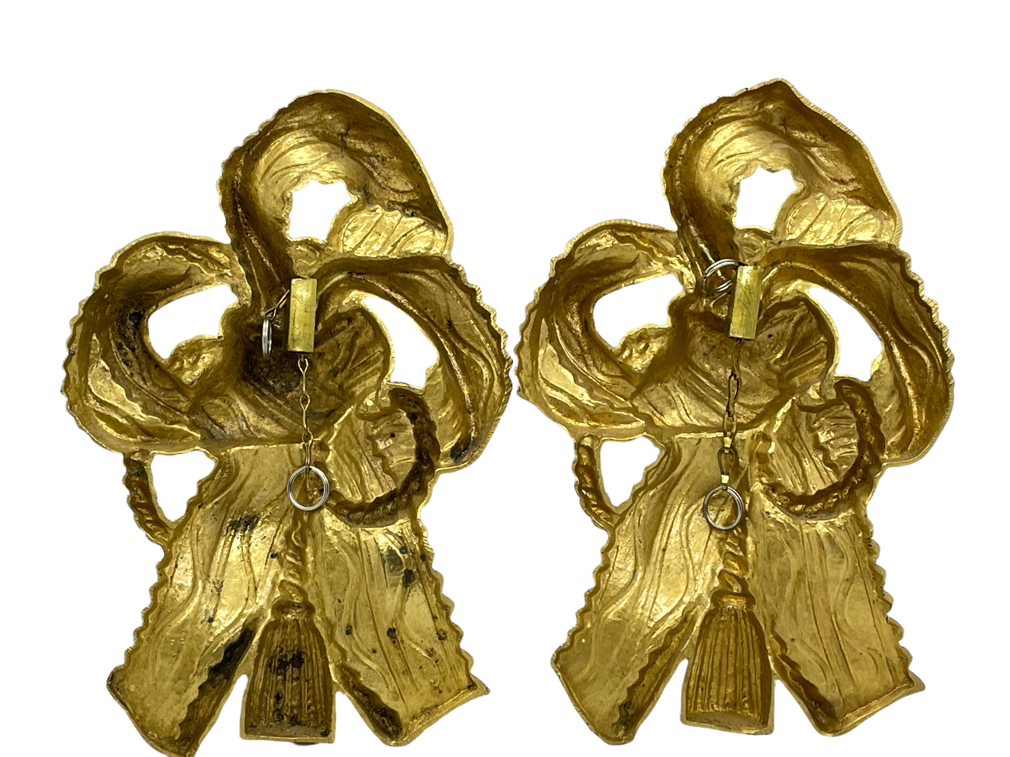 Hand-Crafted Pair of Beautiful Gilded Wall Hangings Ornaments Antique Swedish, 1900s For Sale