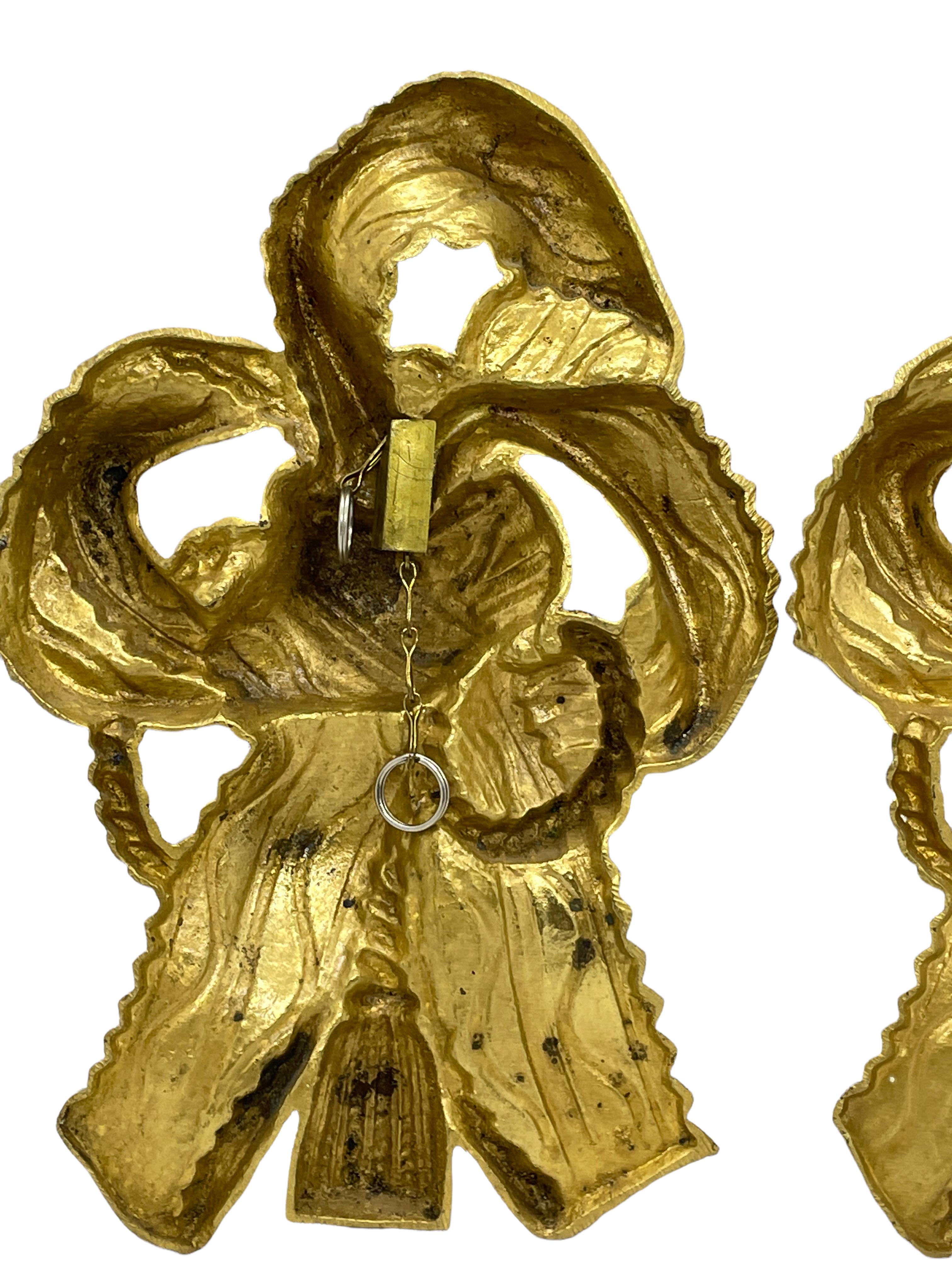 Pair of Beautiful Gilded Wall Hangings Ornaments Antique Swedish, 1900s In Good Condition For Sale In Nuernberg, DE