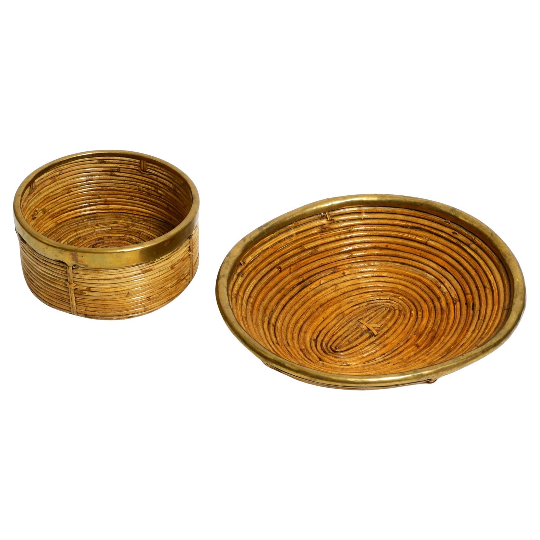 Ein Paar schöne italienische Mid Century Modern Bambusschalen mit Messingrändern im Angebot