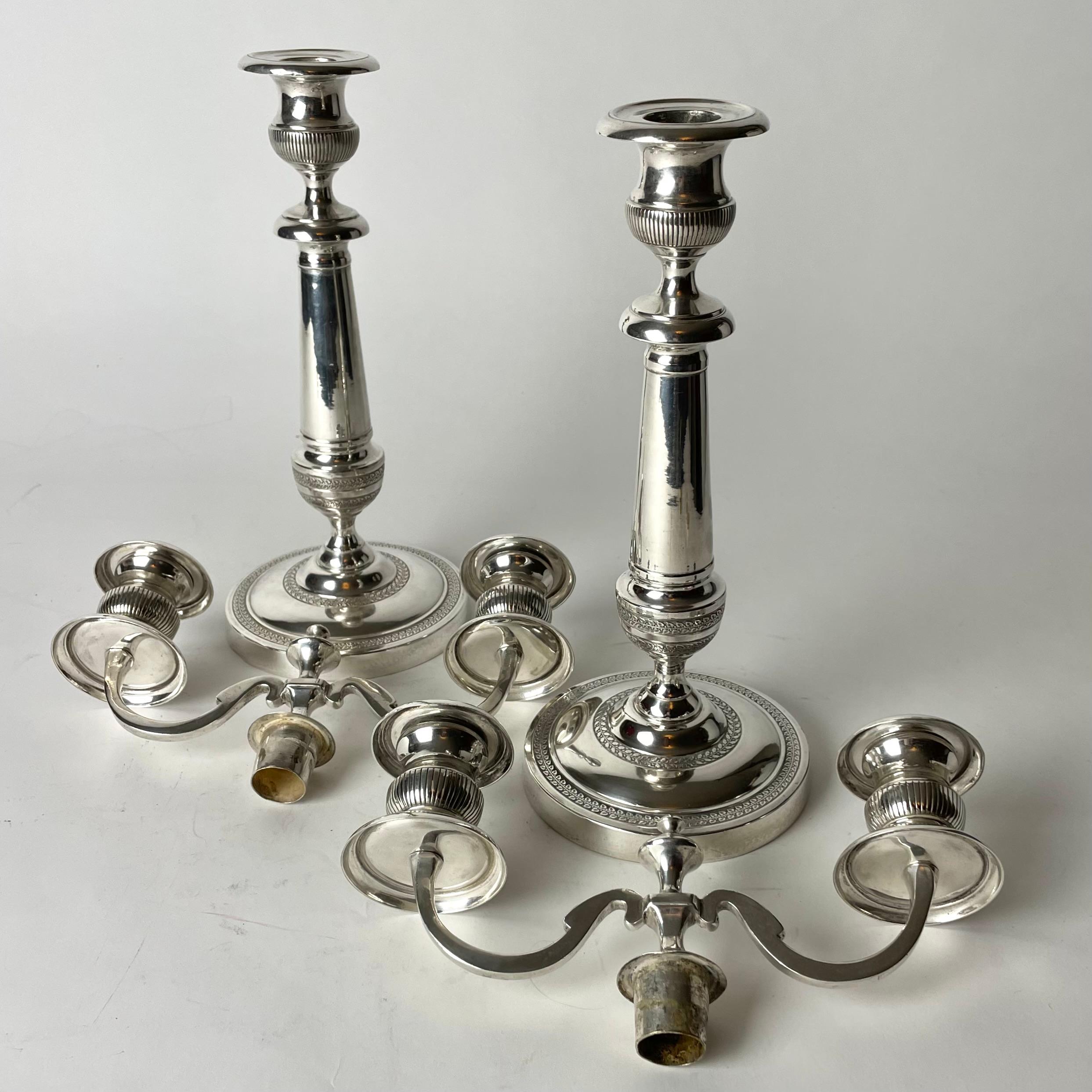 Une paire de magnifiques candélabres plaqués argent. Empire suédois des années 1820 en vente 2