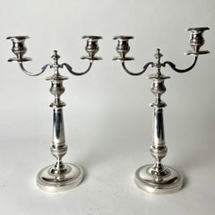 Une paire de magnifiques candélabres plaqués argent. Empire suédois des années 1820