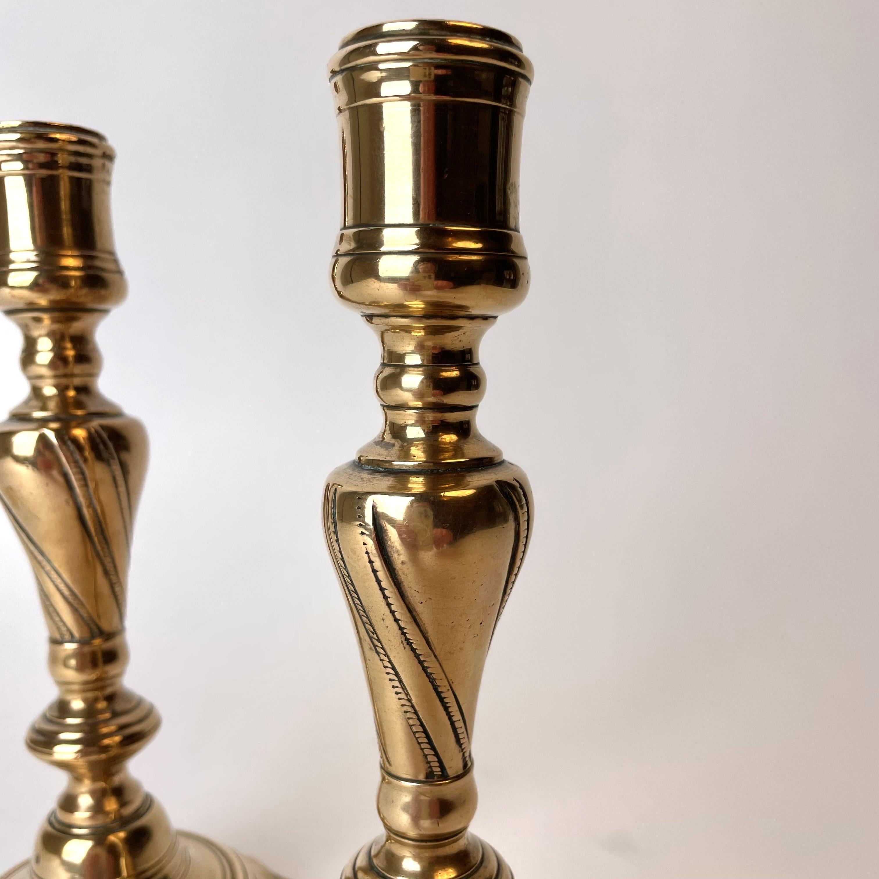 A pair of beautifully patinated Candlesticks from Mid-18th Century In Good Condition For Sale In Knivsta, SE