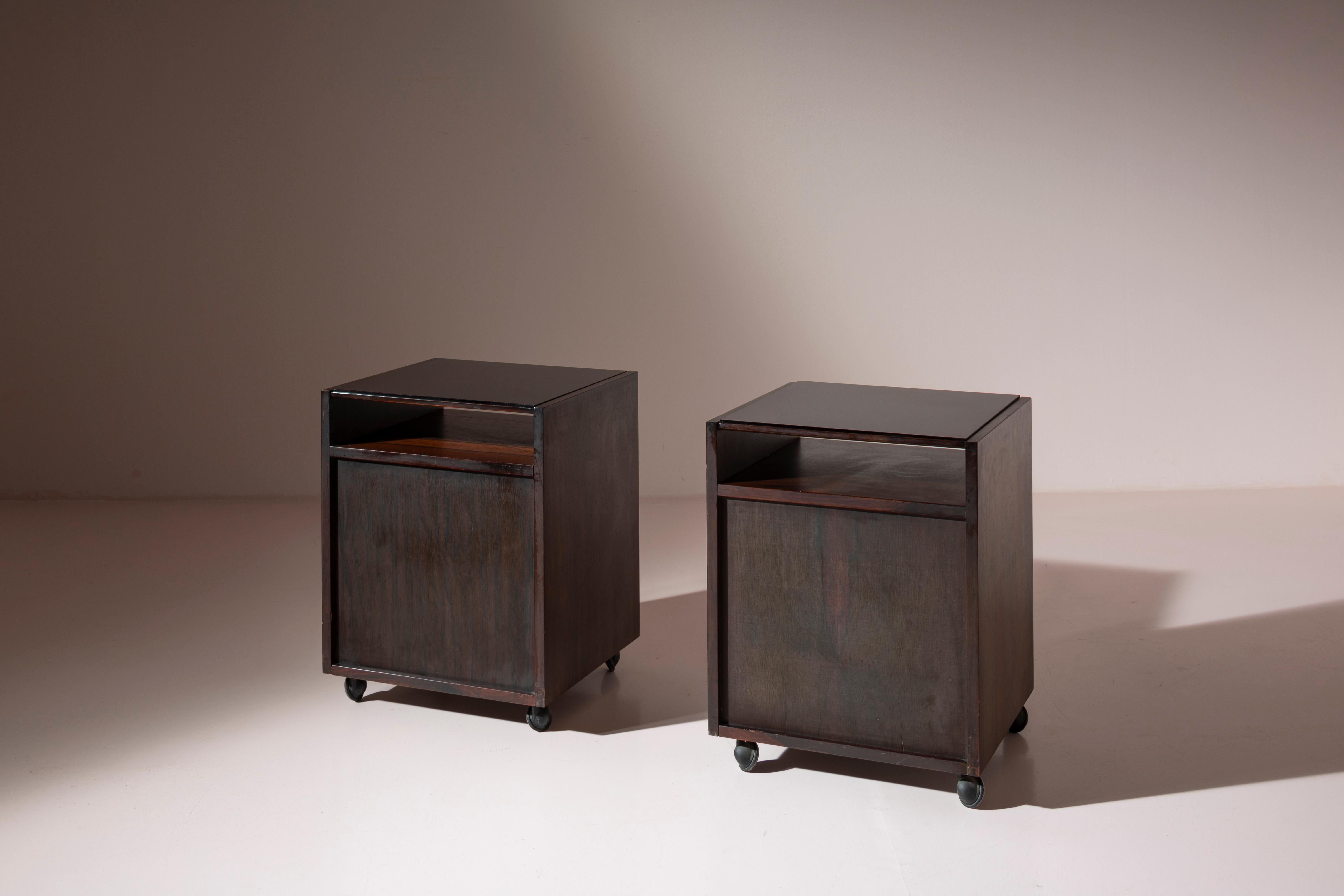 Brass A pair of bedside tables by Carlo De Carli for Sormani, Italy, 1960s For Sale