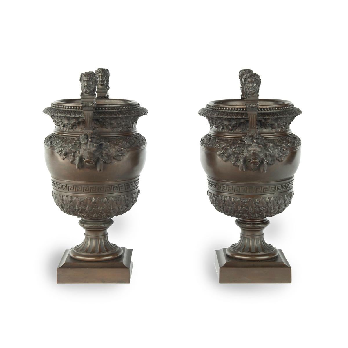 A pair of Belgian bronze urns by Luppens, Brussels For Sale 1
