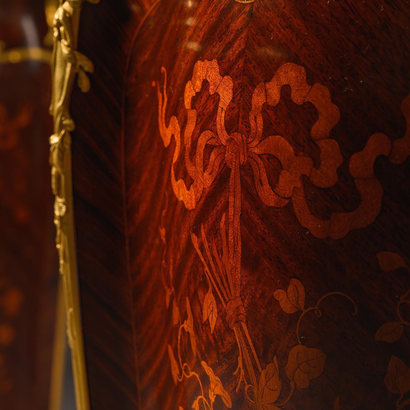A Pair Of Belle Epoque Marquetry Pedestals, By François Linke, Paris In Good Condition For Sale In Brighton, West Sussex