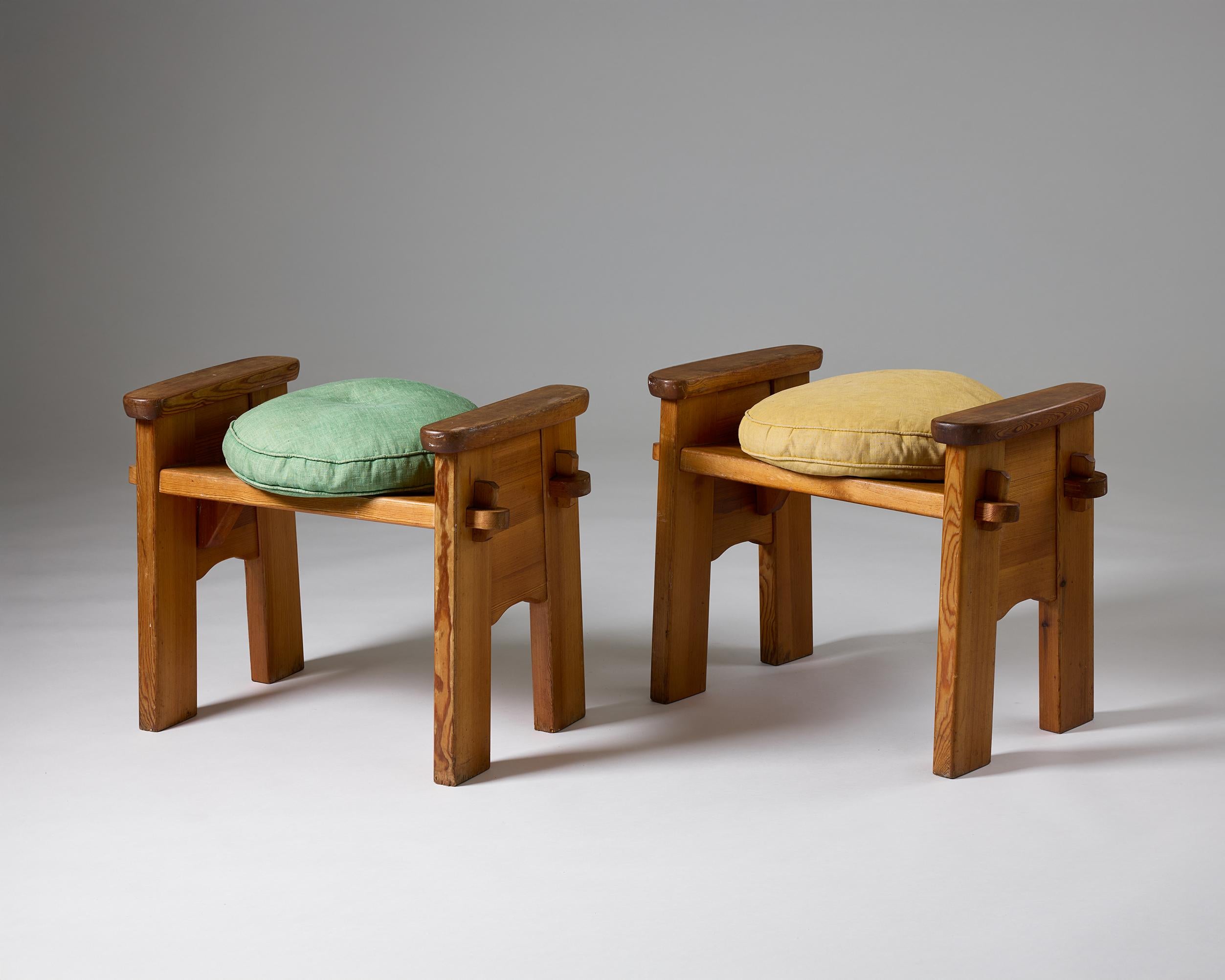 A pair of stools model ‘Berga’ designed by David Rosén for Nordiska Kompaniet, Sweden, 1940s.

Pine & fabric.

H: 55 cm / 1' 9 5/8