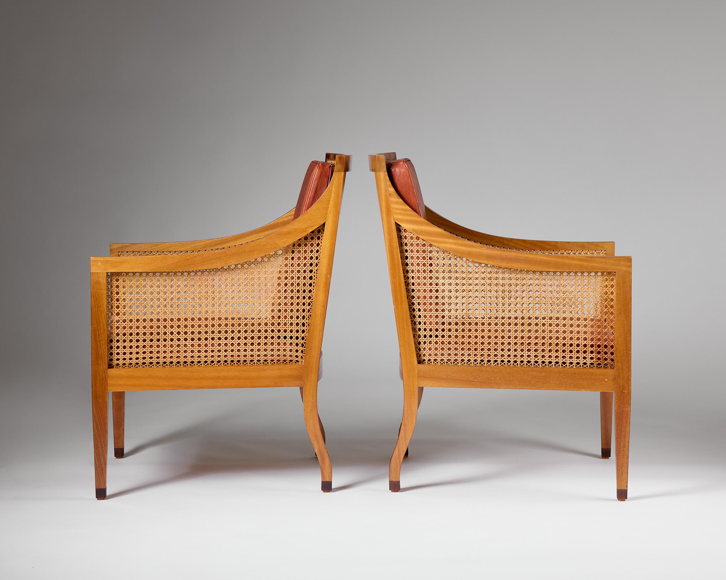 Cuir Paire de chaises Bergère conçues par Kaare Klint pour Rud Rasmussen. en vente