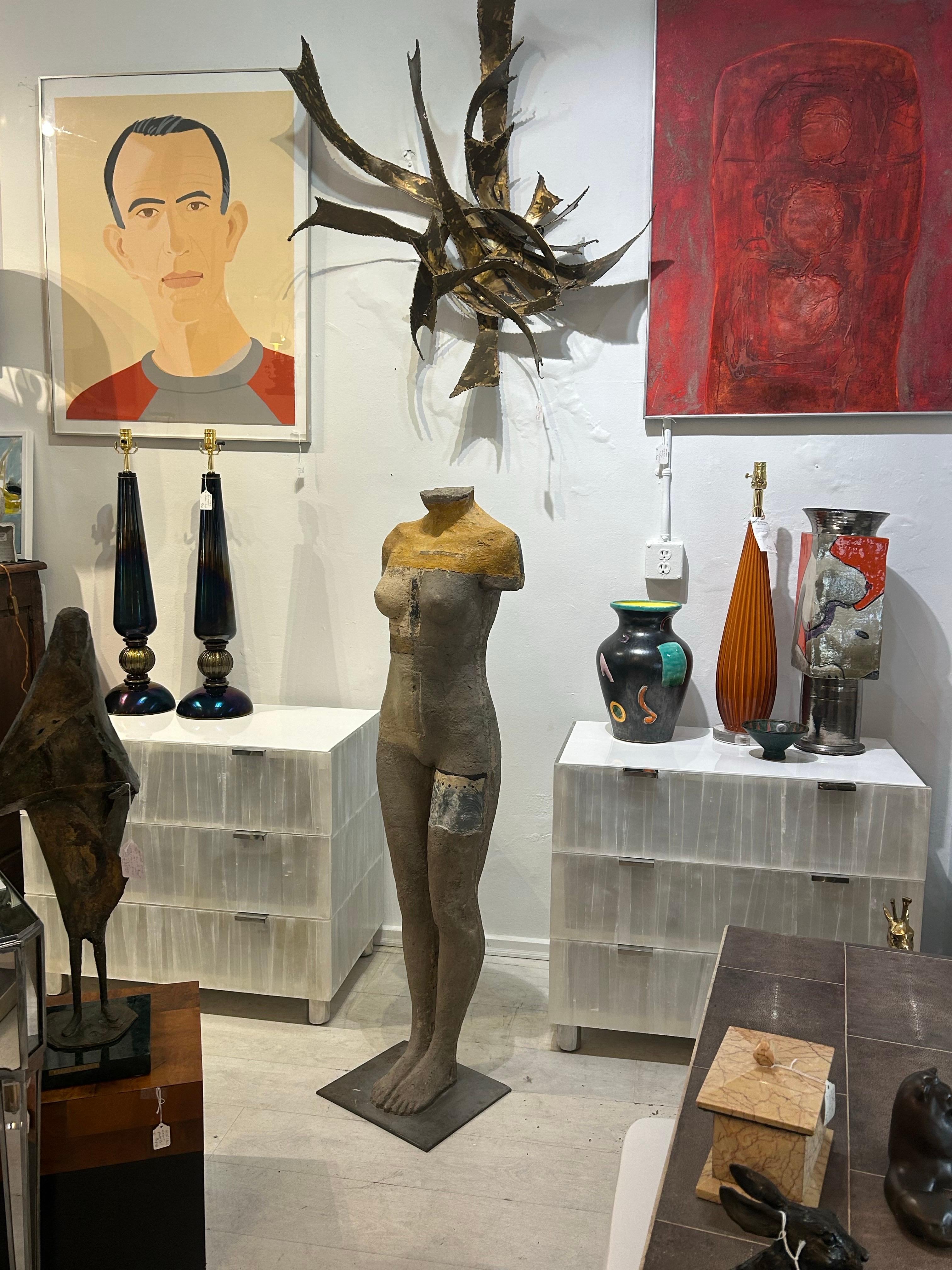 Una coppia di comodini Bernhardt Salka in cristallo di selenite in vendita 13