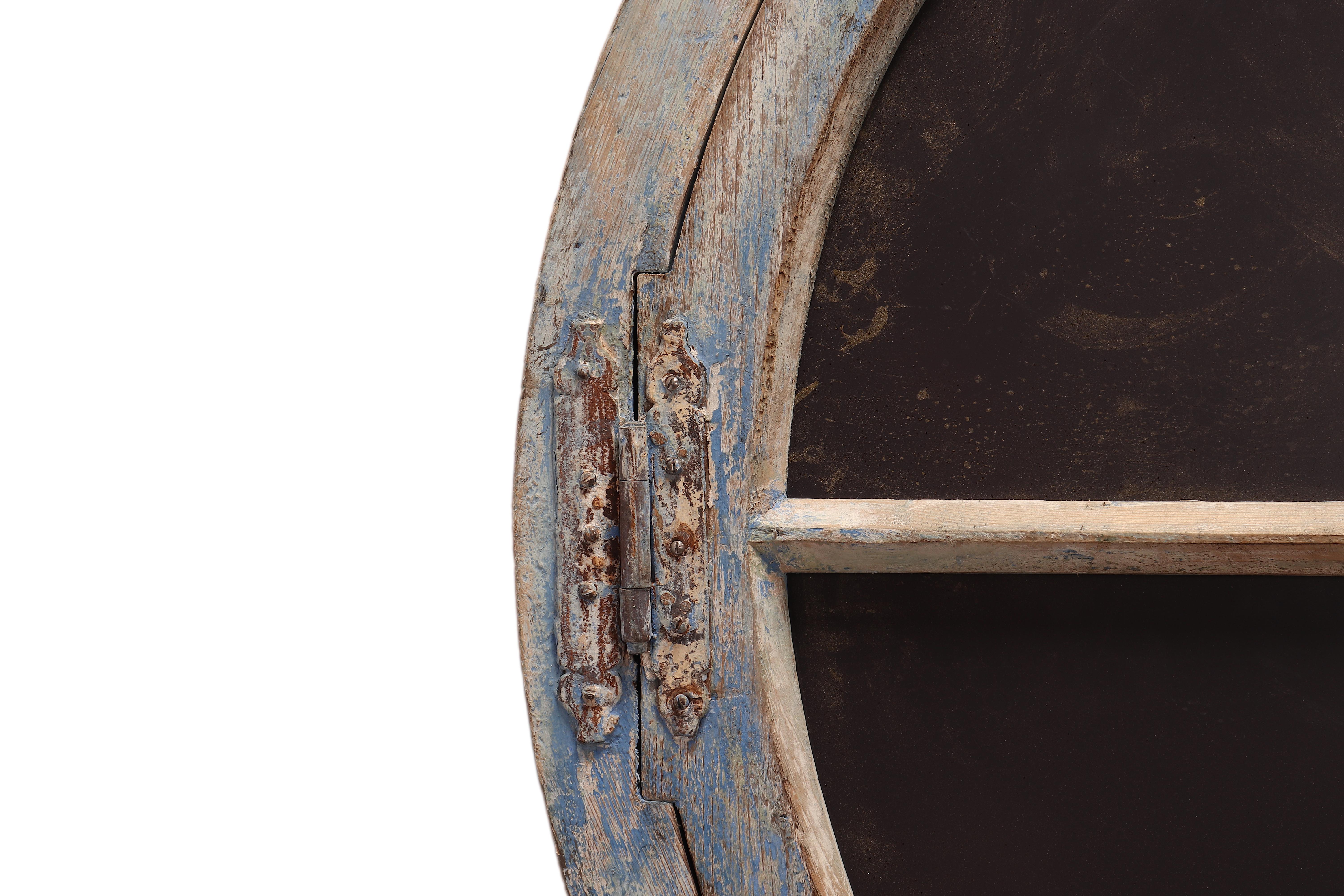 Pair of Big Round Wooden Frame Mirrors, France, XVII Century For Sale 2