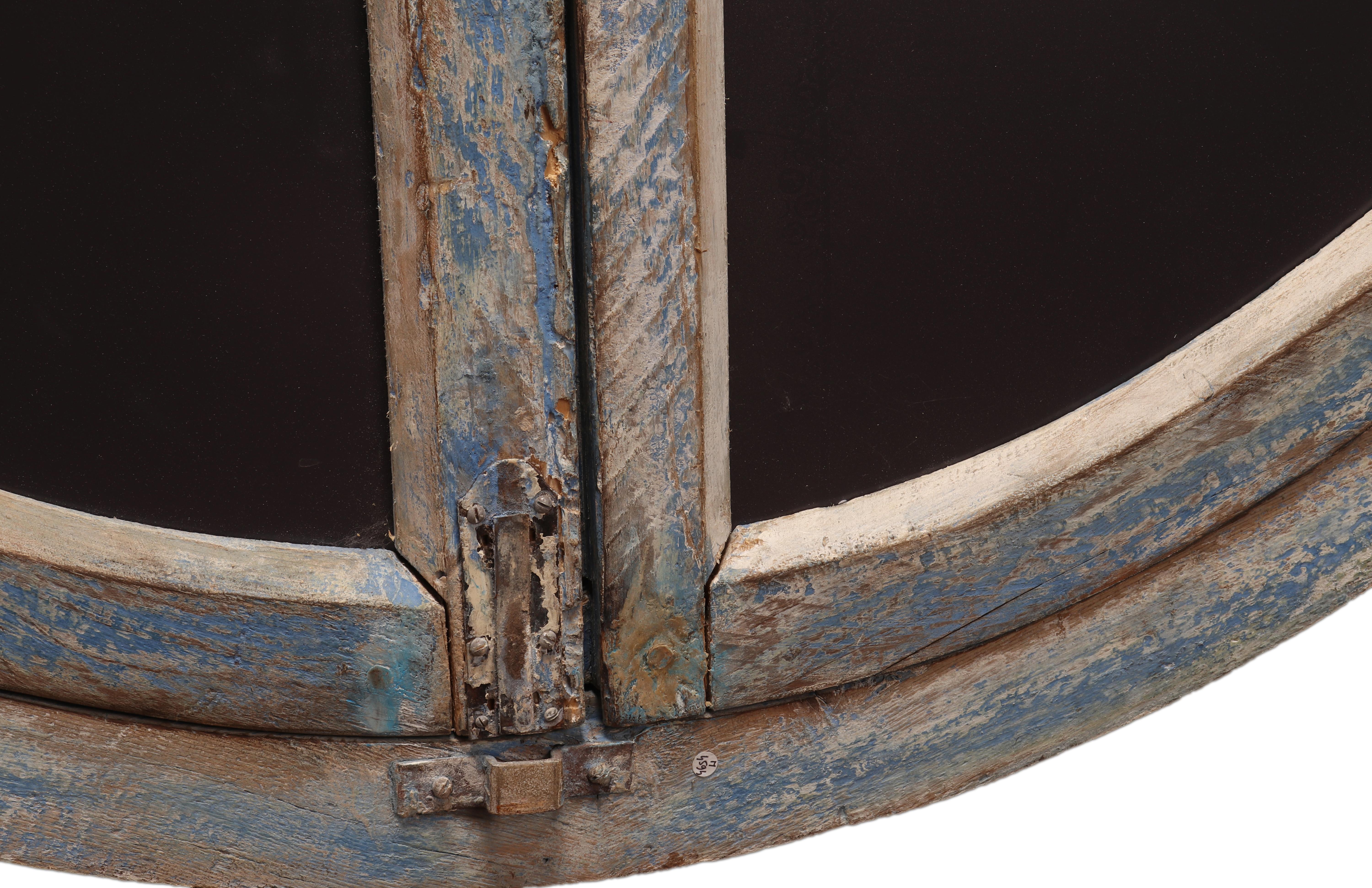 Pair of Big Round Wooden Frame Mirrors, France, XVII Century For Sale 4