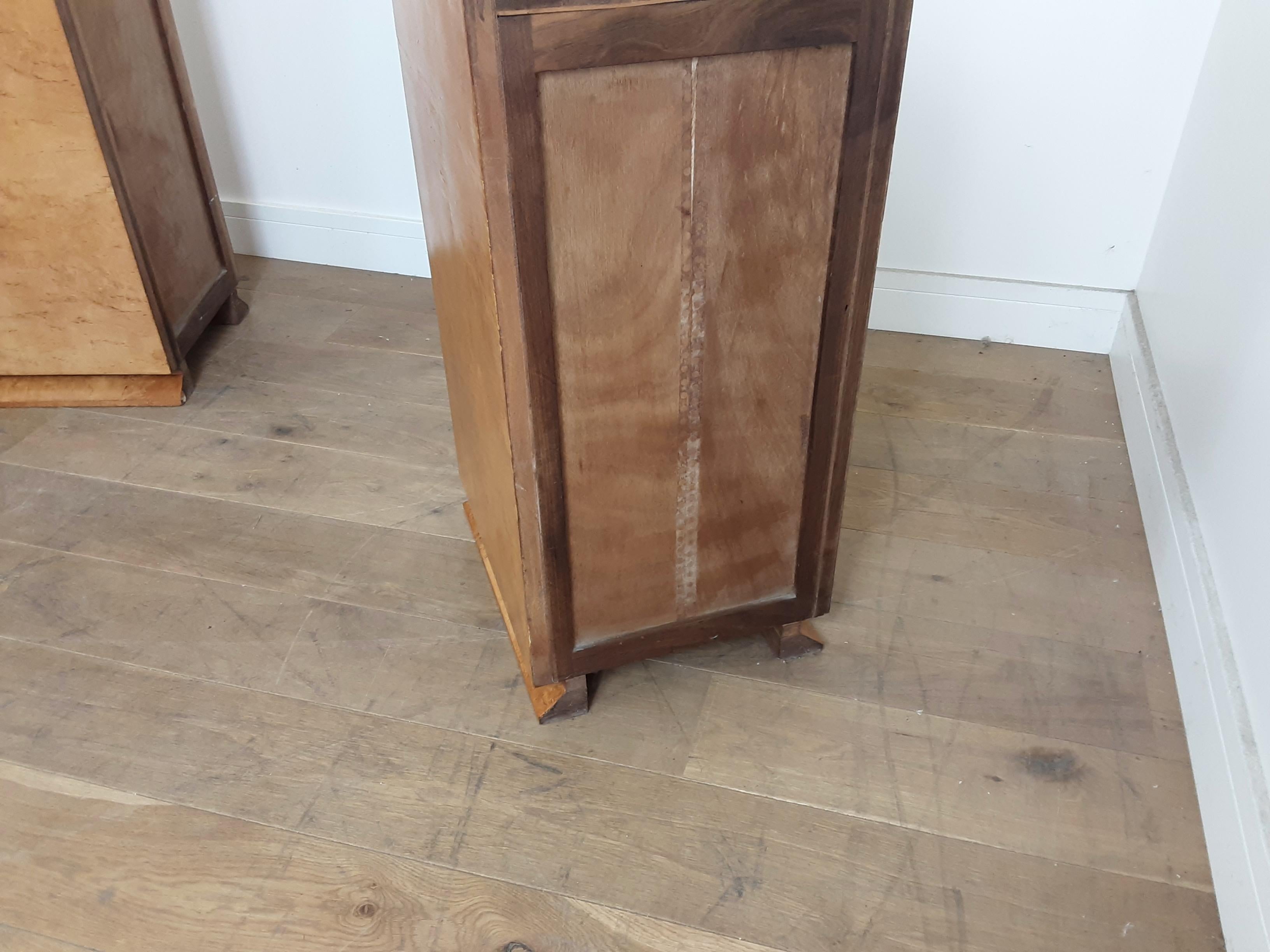 Pair of Bird's-Eye Maple Bedside Cabinets For Sale 5