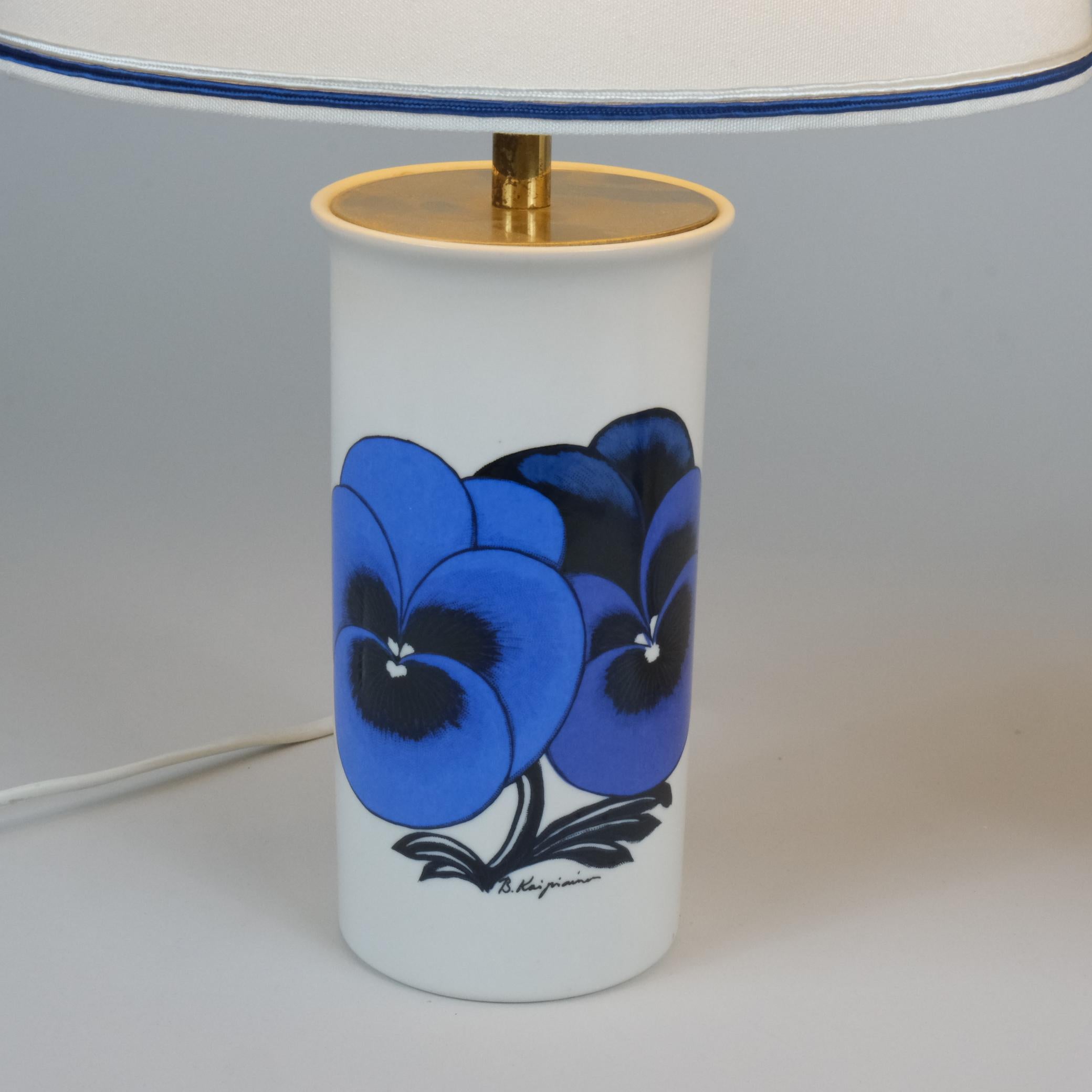 Finlandais Paire de lampes de bureau 'Pansy' de Birger Kaipiainen en édition limitée, Arabia 1980 en vente