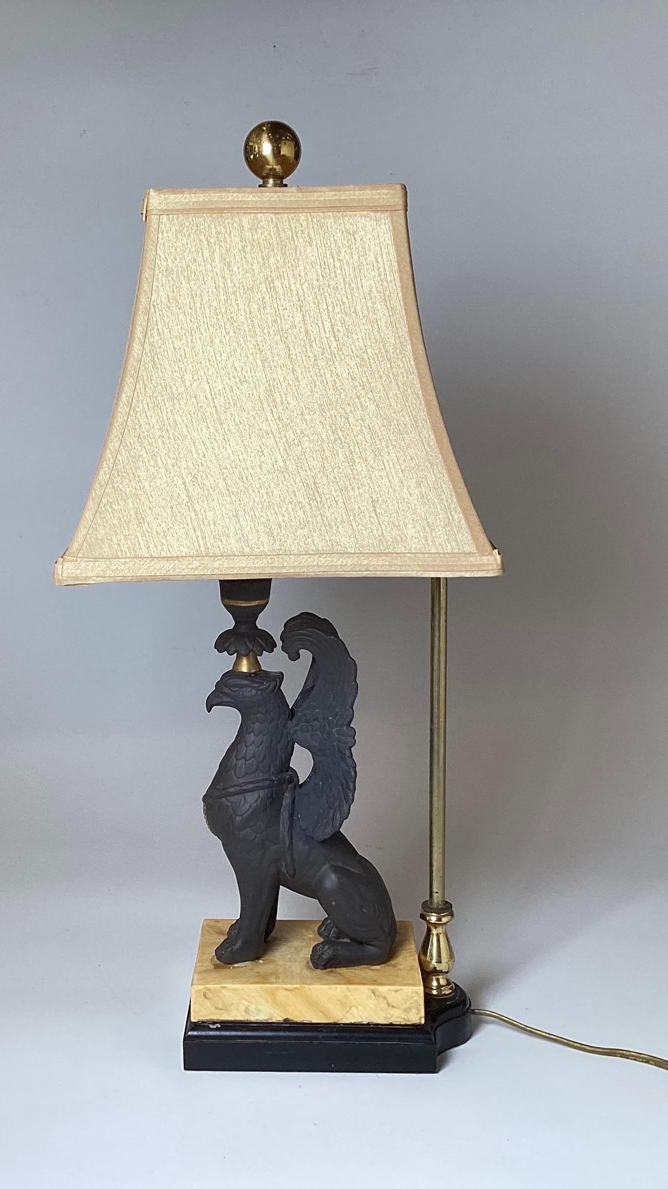 Coppia di lampade egiziane in porcellana nera di basalto In condizioni buone in vendita a Lambertville, NJ