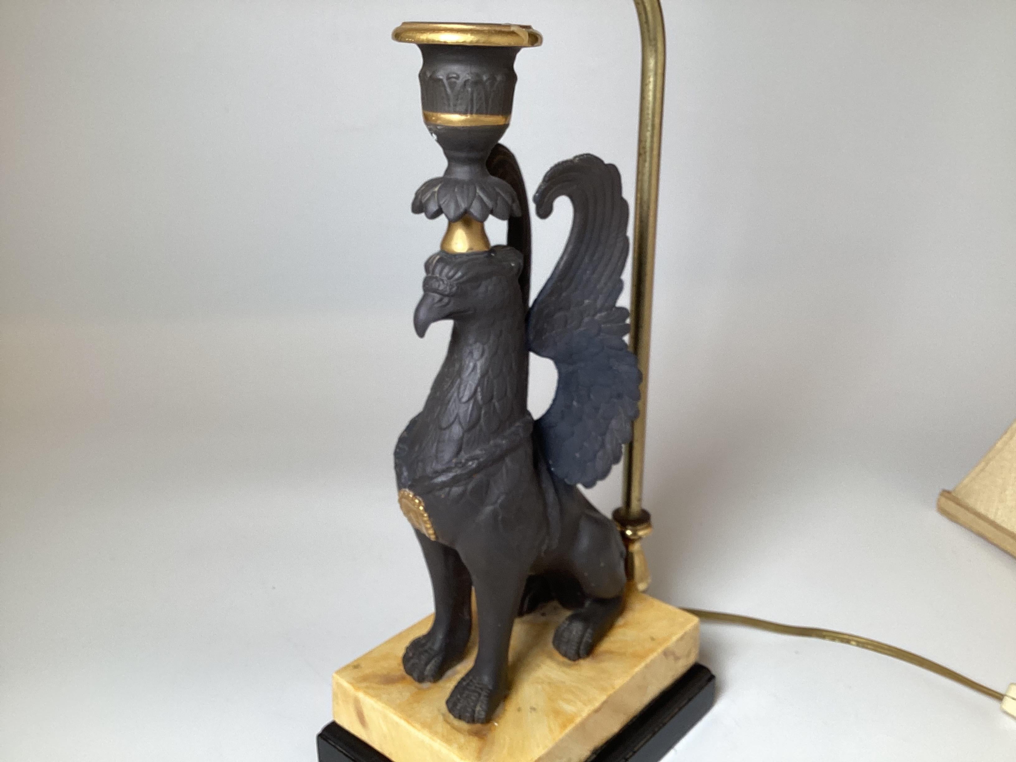 XX secolo Coppia di lampade egiziane in porcellana nera di basalto in vendita