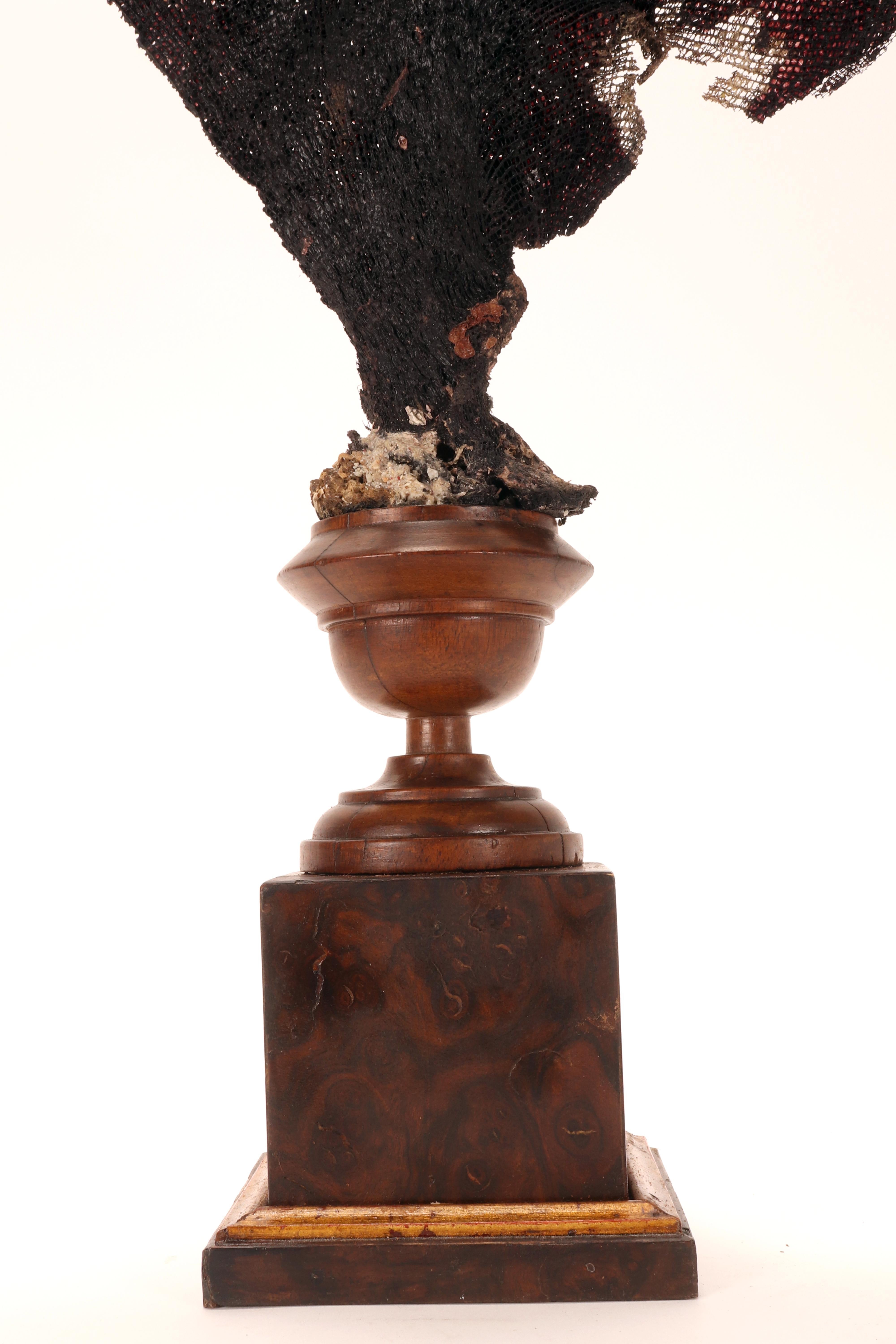 Paire de branches d'éventail noir, Italie, fin du XIXe siècle. en vente 5