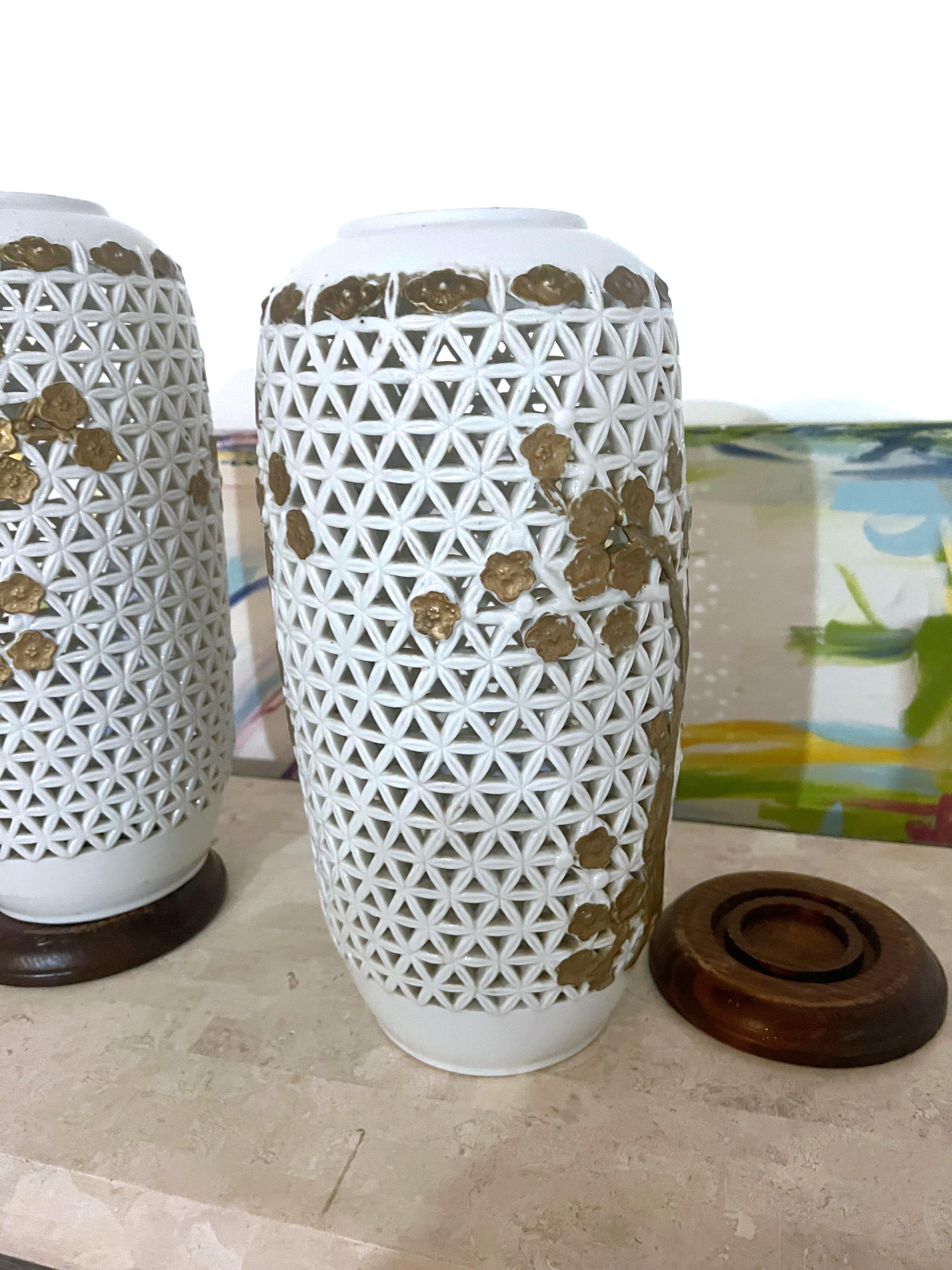 Pair of Blanc De Chine Chinese Porcelain Vases In Good Condition In Charleston, SC