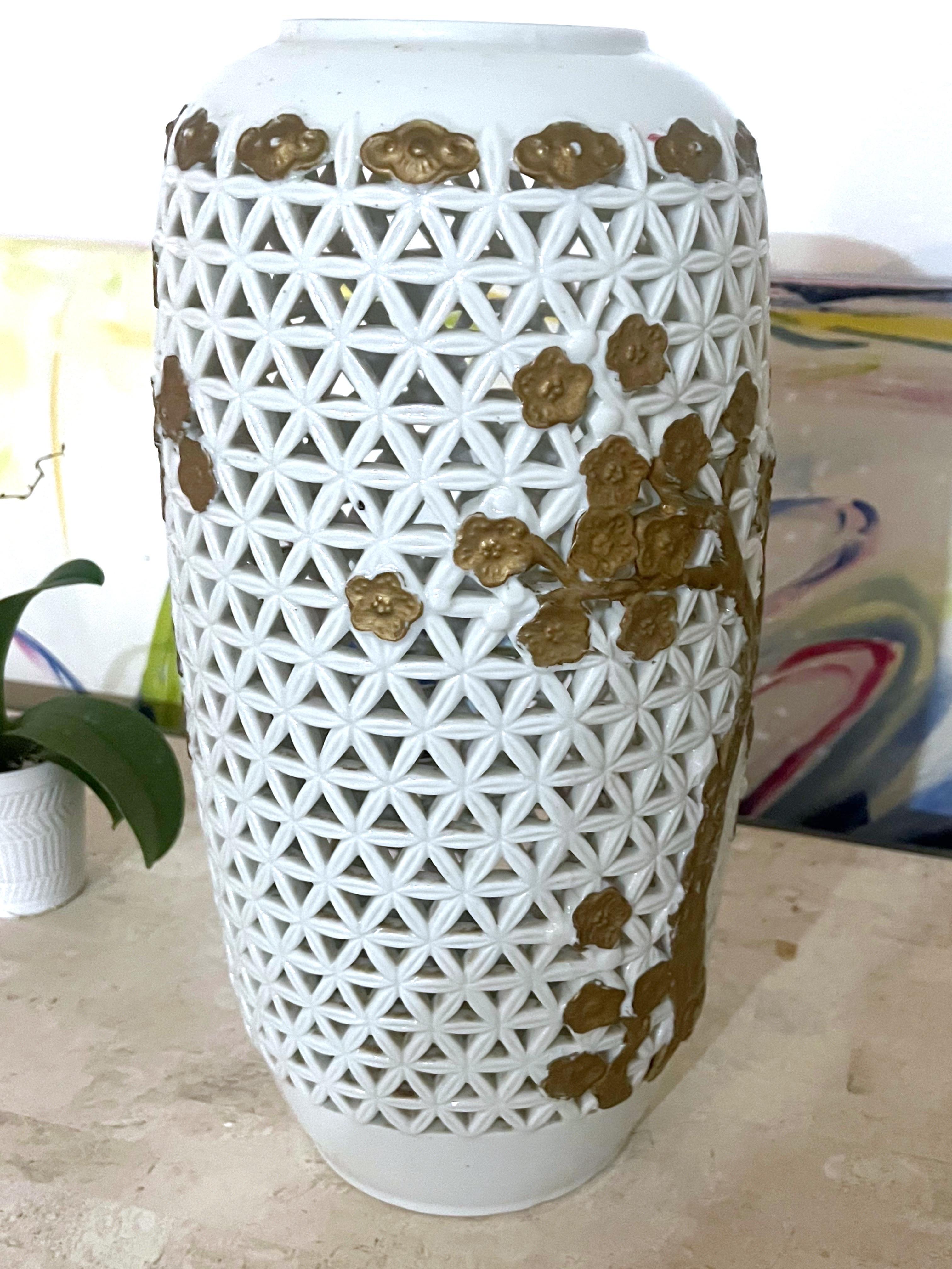 Pair of Blanc De Chine Chinese Porcelain Vases 1
