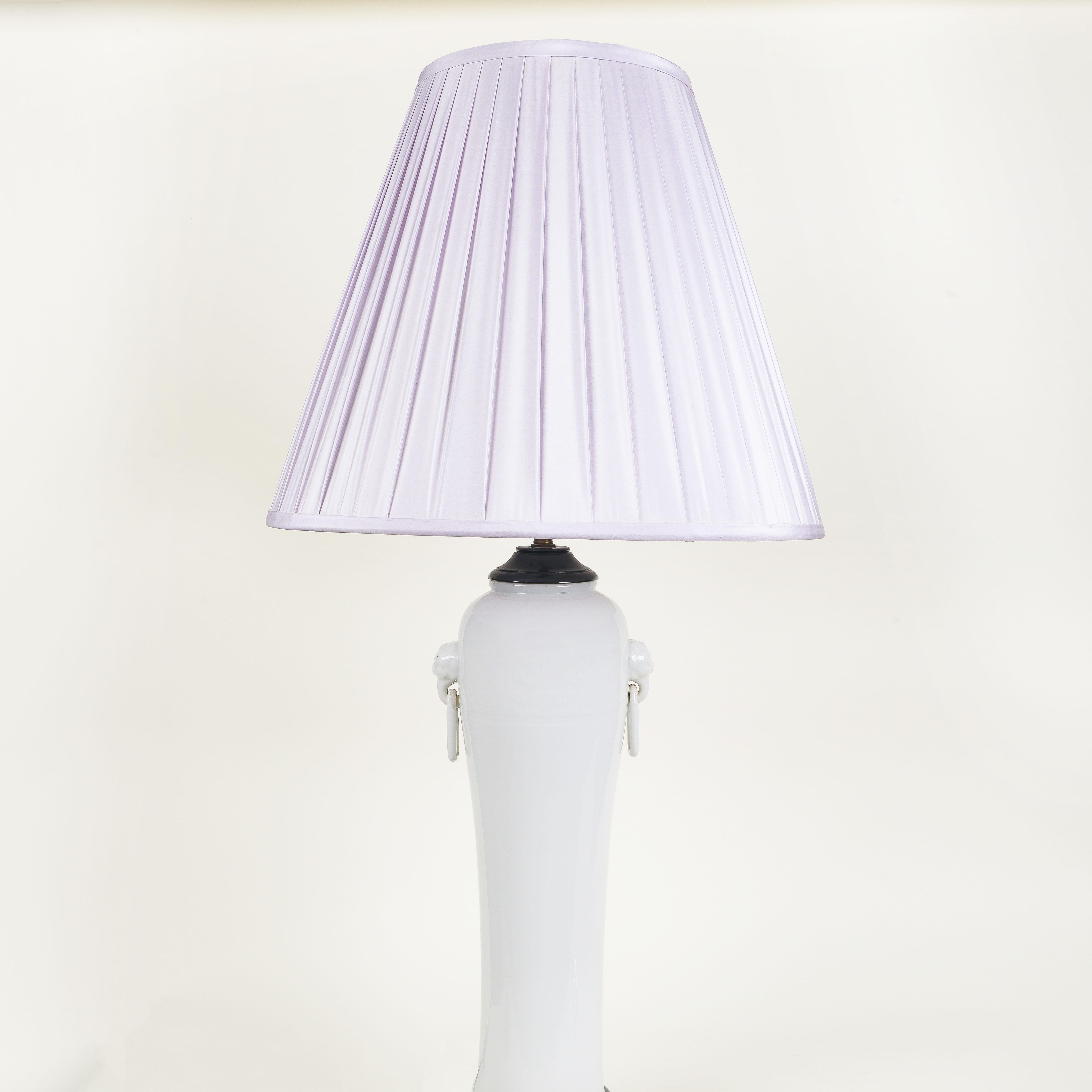 A Pair of Blanc de Chine Porcelain Table Lamps In Good Condition For Sale In New York, NY