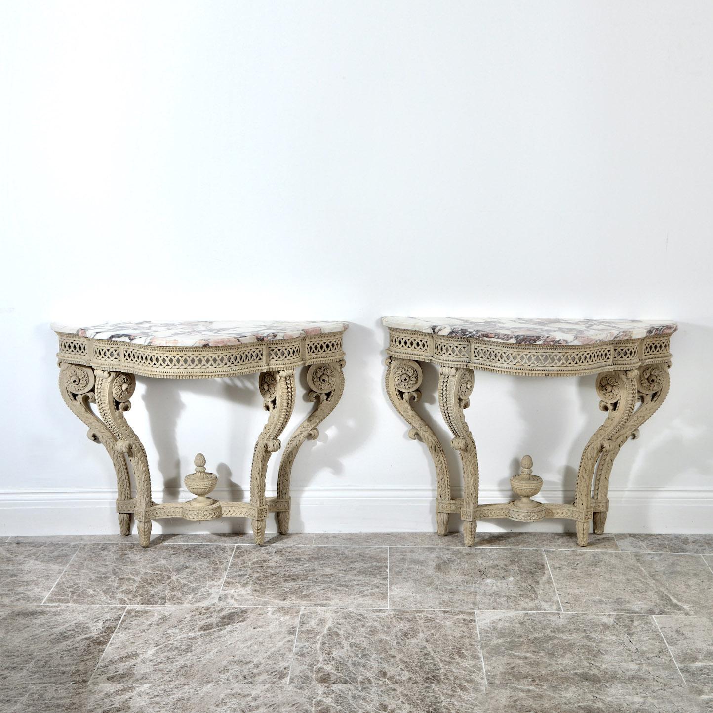 Pair of Bleached Oak Console Tables In Good Condition In Petworth, GB