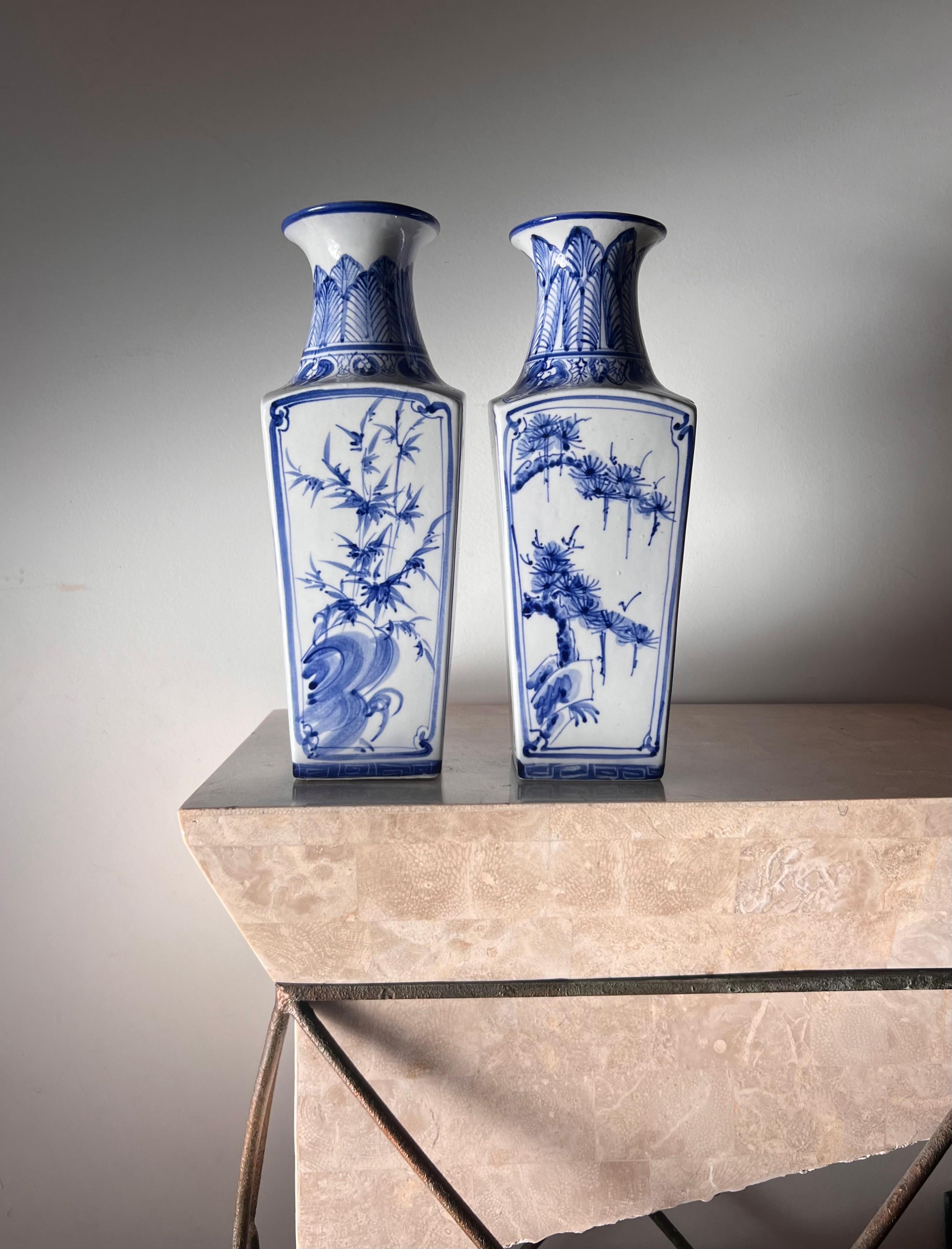 Paar blau-weiße chinesische Balustervasen aus Porzellan, frühes 20. Jahrhundert  im Angebot 6