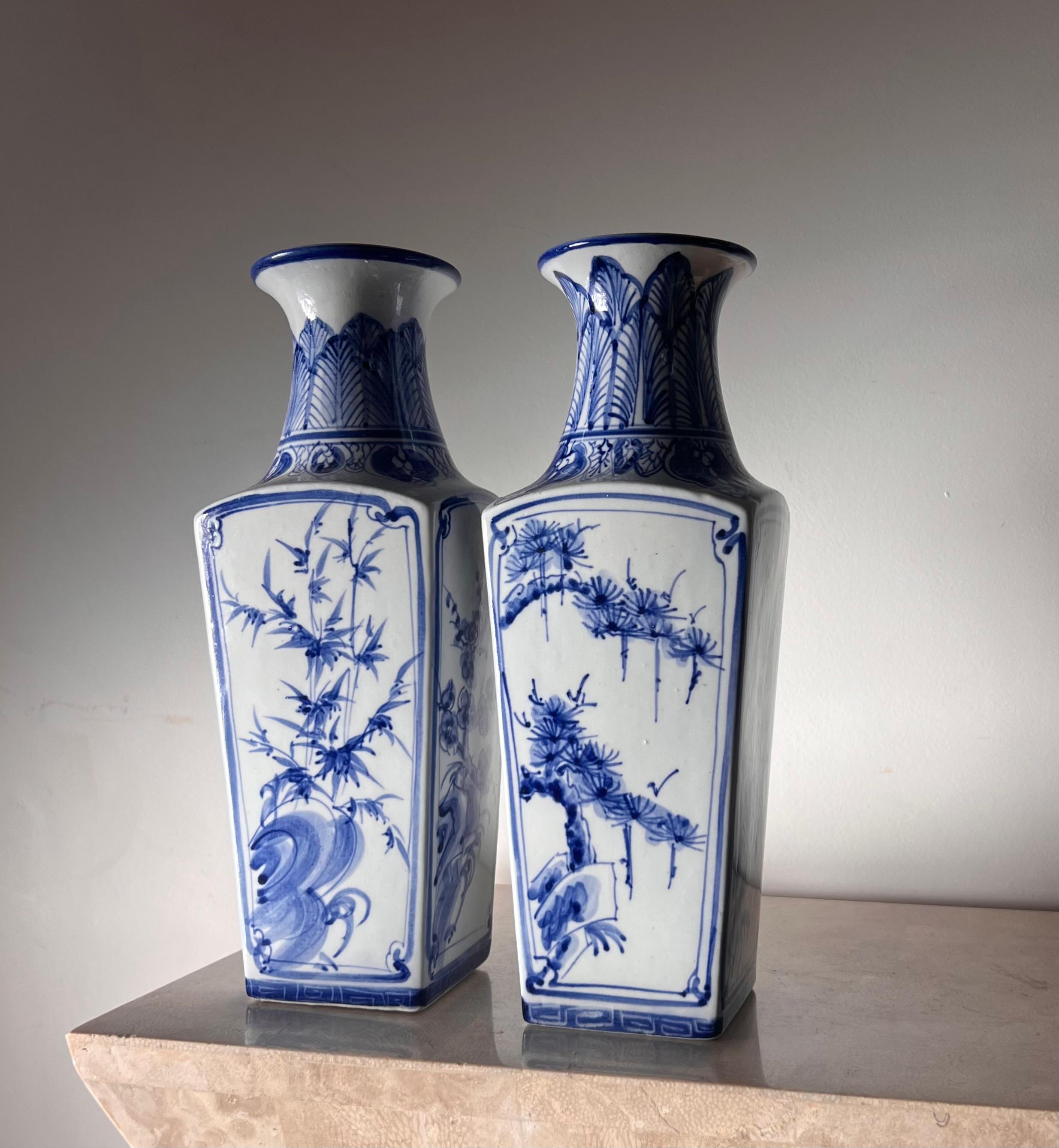 Paar blau-weiße chinesische Balustervasen aus Porzellan, frühes 20. Jahrhundert  im Angebot 8