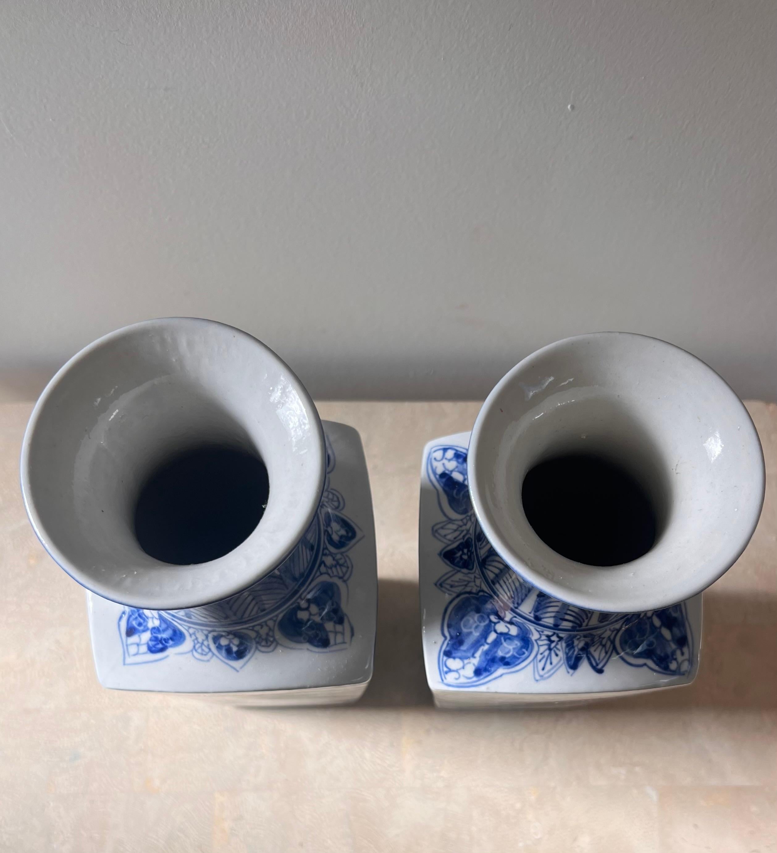 Paar blau-weiße chinesische Balustervasen aus Porzellan, frühes 20. Jahrhundert  im Angebot 10