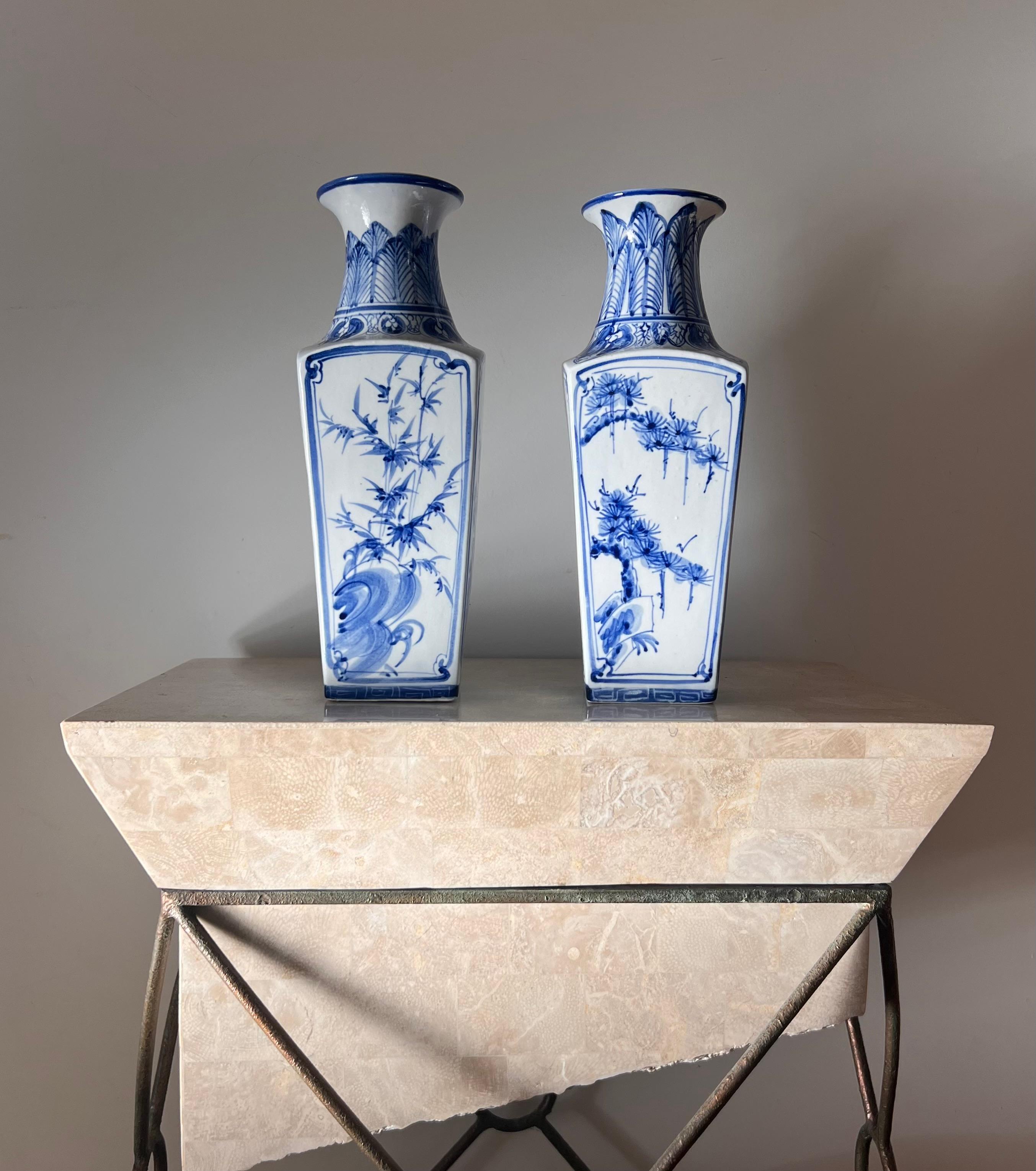 Paar blau-weiße chinesische Balustervasen aus Porzellan, frühes 20. Jahrhundert  im Angebot 12