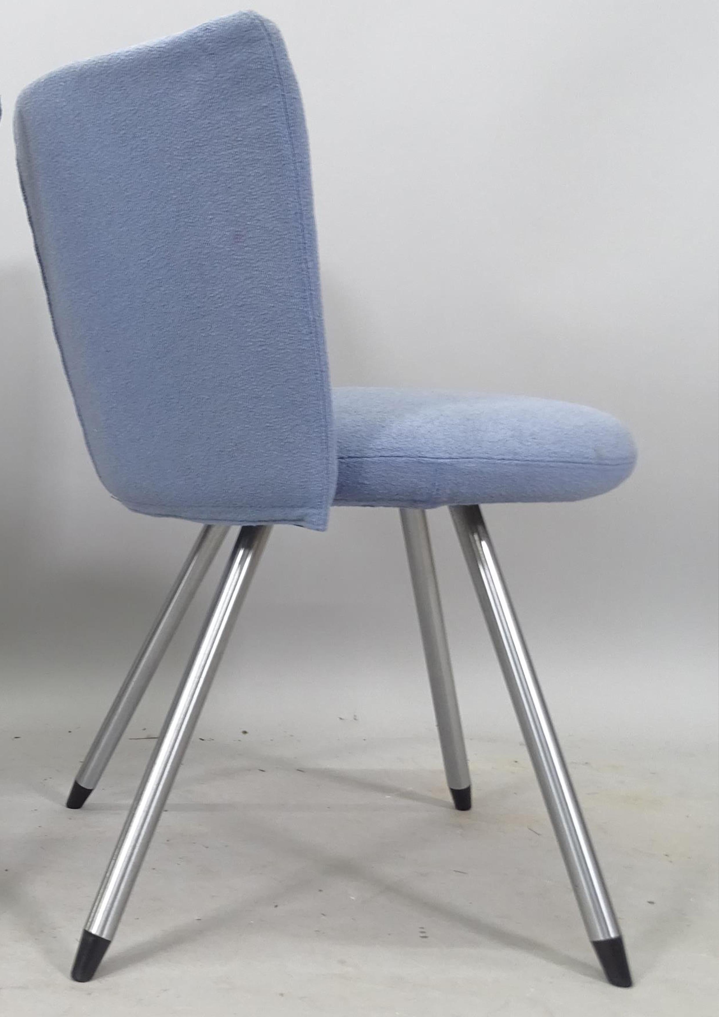 Danois Paire de chaises de cocktail bleues modèle Ej11 de l'équipe Foersom & Hiort Lorenzen en vente