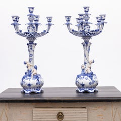 Coppia di candelabri scanalati blu disegnati da Arnold Krog. Royal Copenhagen