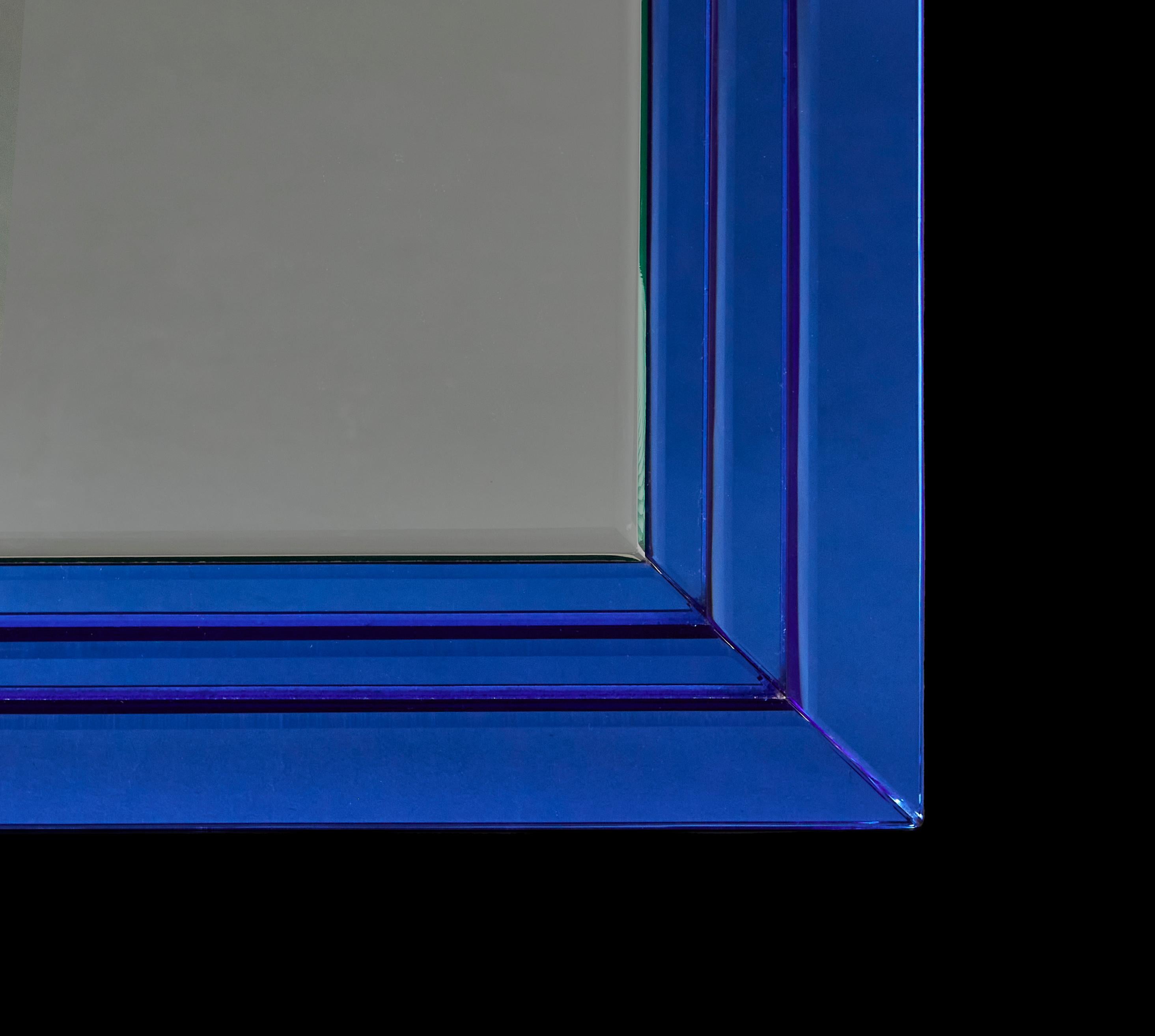 20ième siècle Paire de miroirs italiens en verre bleu d'après Arte Fontana en vente