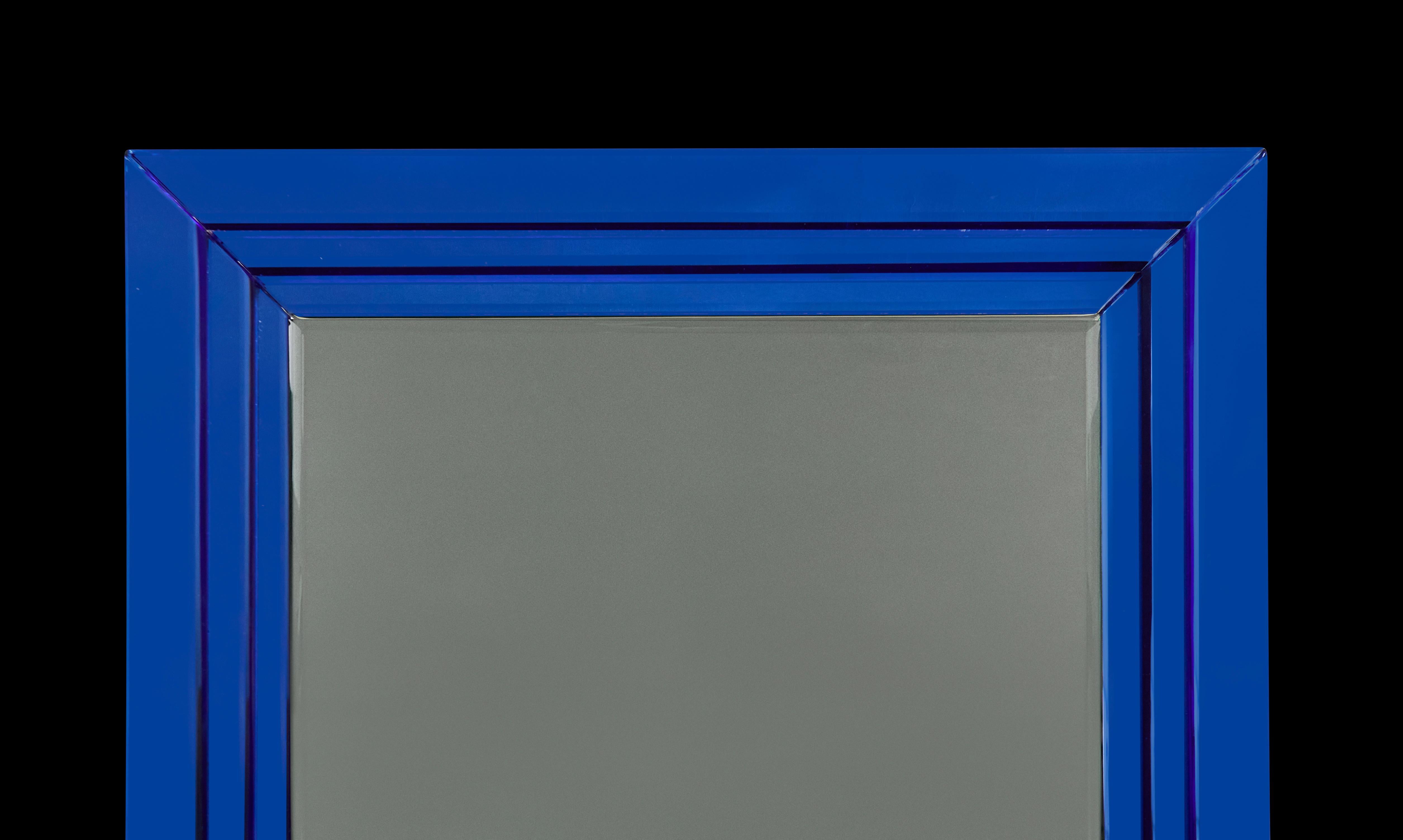20ième siècle Paire de miroirs en verre bleu d'après Arte Fontana en vente