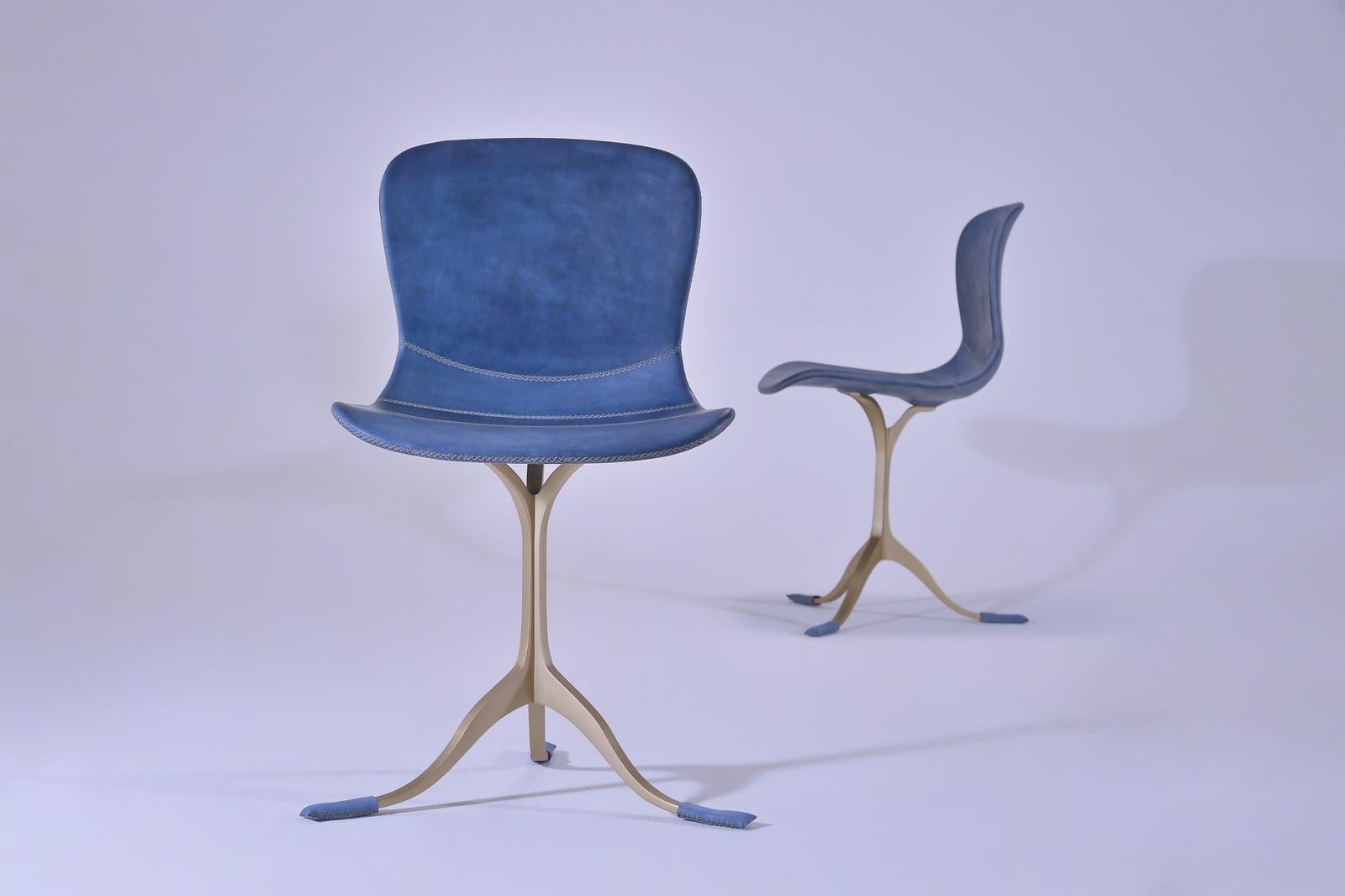 A Pair of Blue Leather and Golden Sand Cast Brass Chairs by P. Tendercool In New Condition For Sale In Bangkok, TH