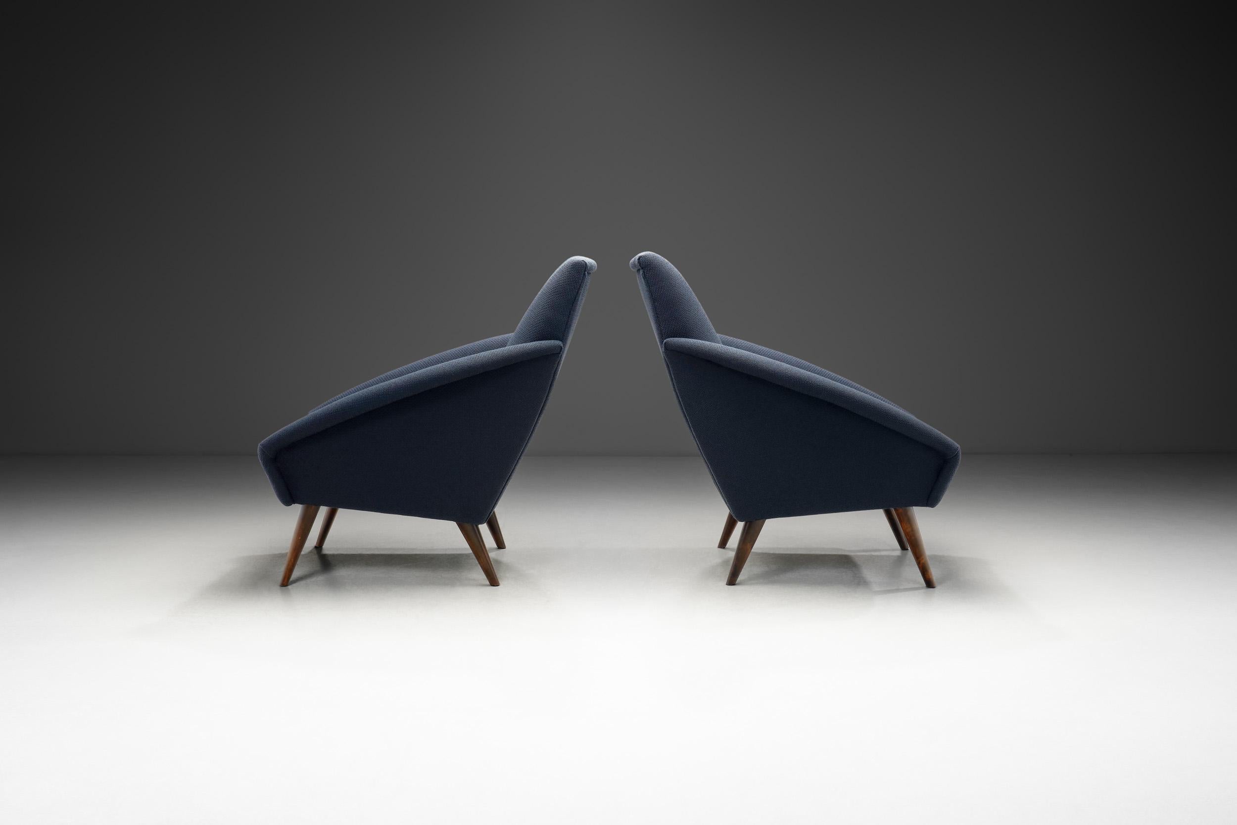 Pareja de sillones azules de mediados de siglo, Europa Años 50 en Bueno estado para la venta en Utrecht, NL
