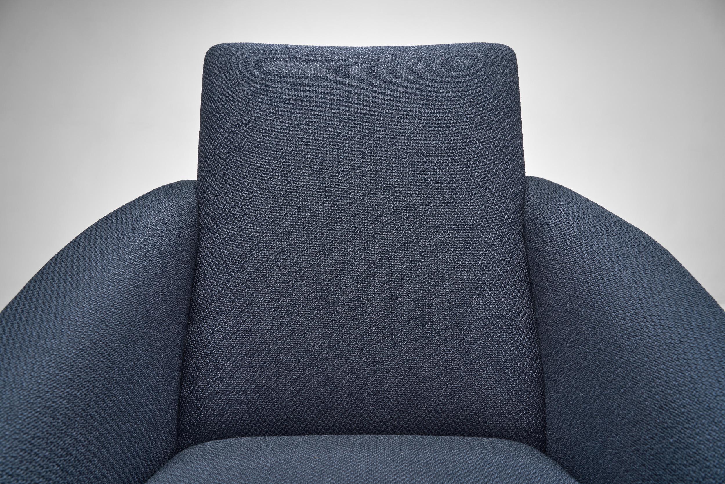 Pareja de sillones azules de mediados de siglo, Europa Años 50 Tela en venta
