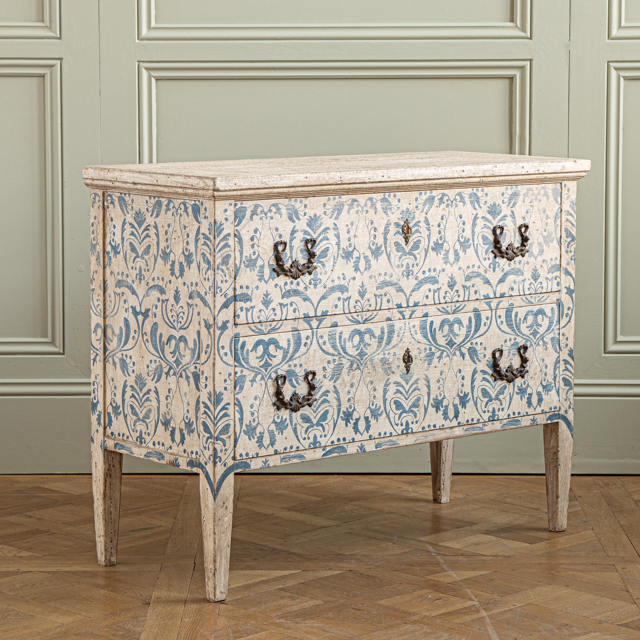 Pair of  Blue/White Hand Painted Italian Chests of Drawers / Commodes In New Condition In London, Park Royal