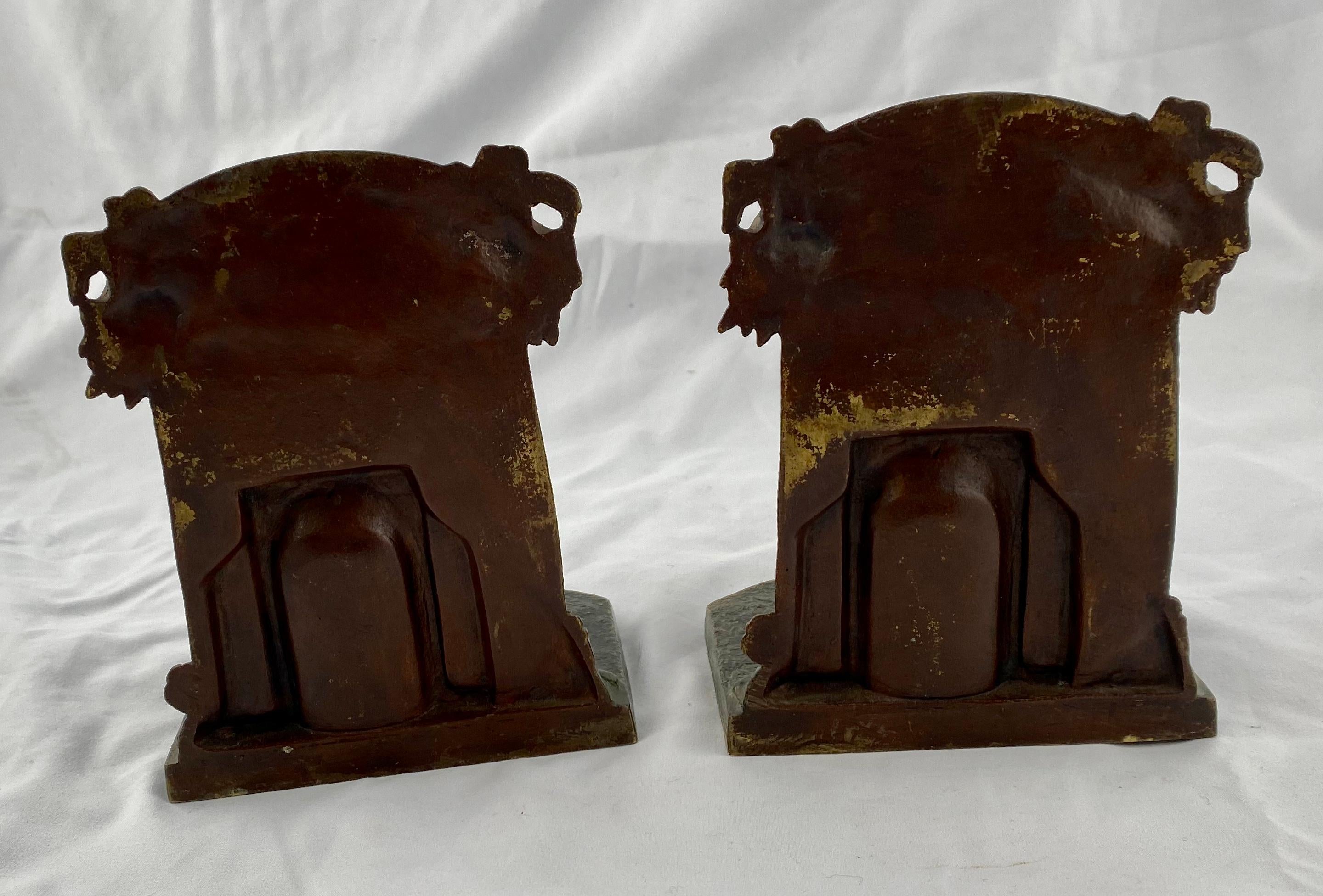 Pareja de atriles para libros, Bronce pintado en frío, Fabricación austriaca alrededor del año 1900. Austríaco
