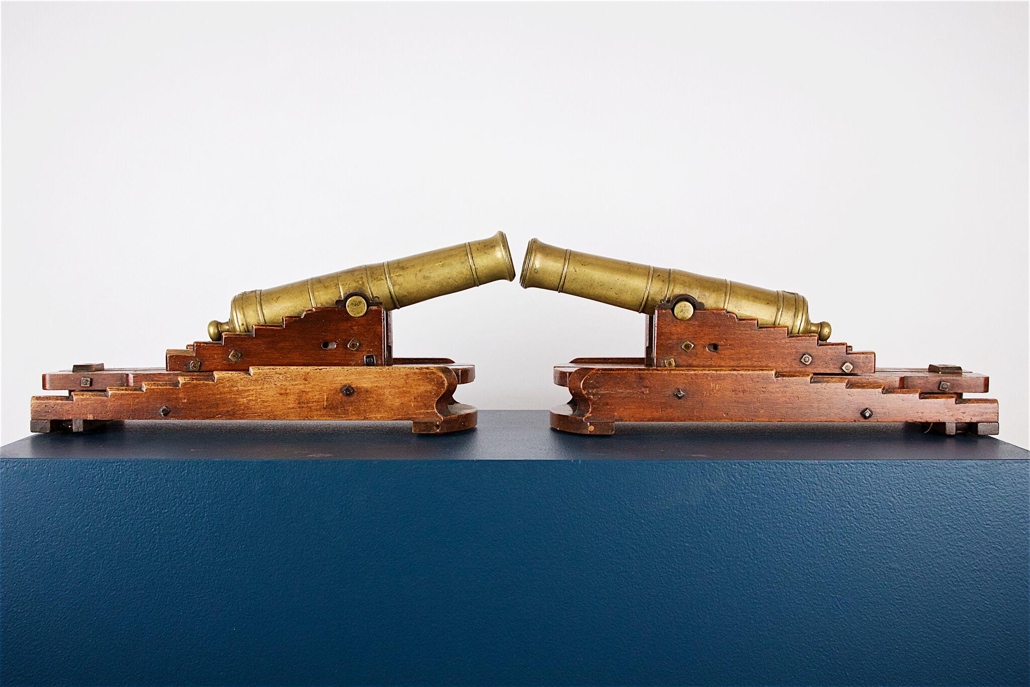 English Pair of 19th Century Models of 32-Pounder Canon on Mahogany Elevating Carriages