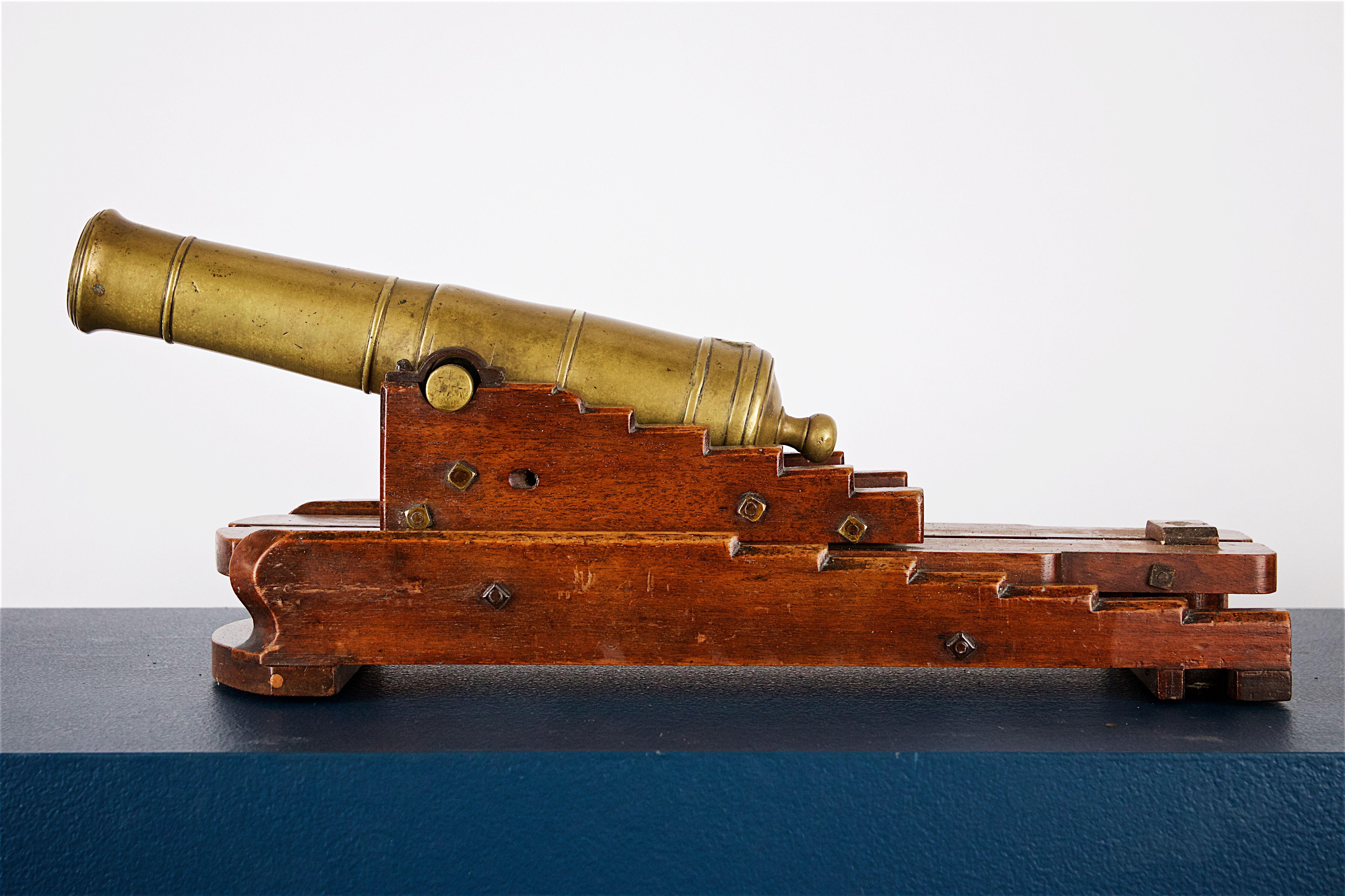 Pair of 19th Century Models of 32-Pounder Canon on Mahogany Elevating Carriages 4