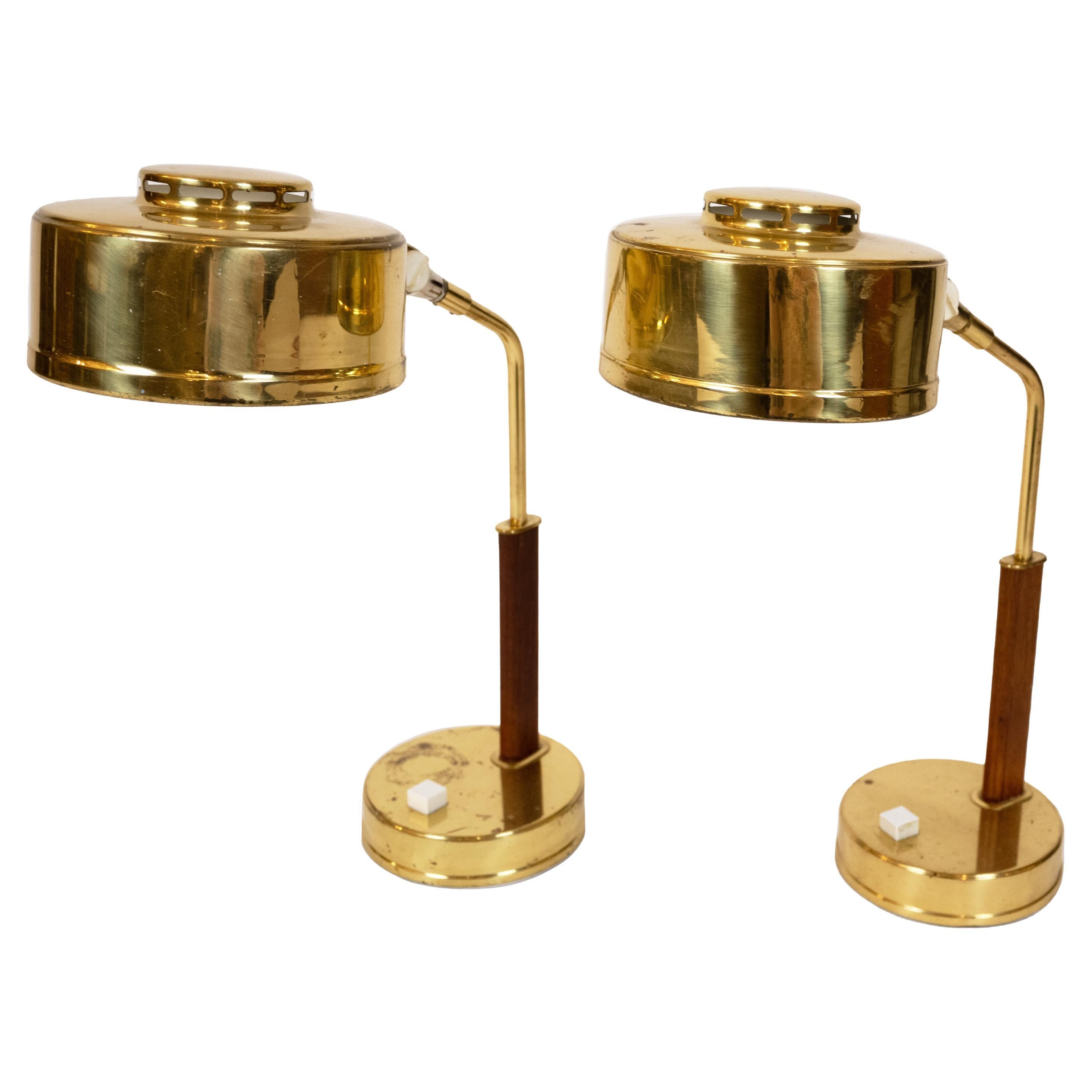 Paire de lampes de table en laiton et teck par BJS Skellefteå