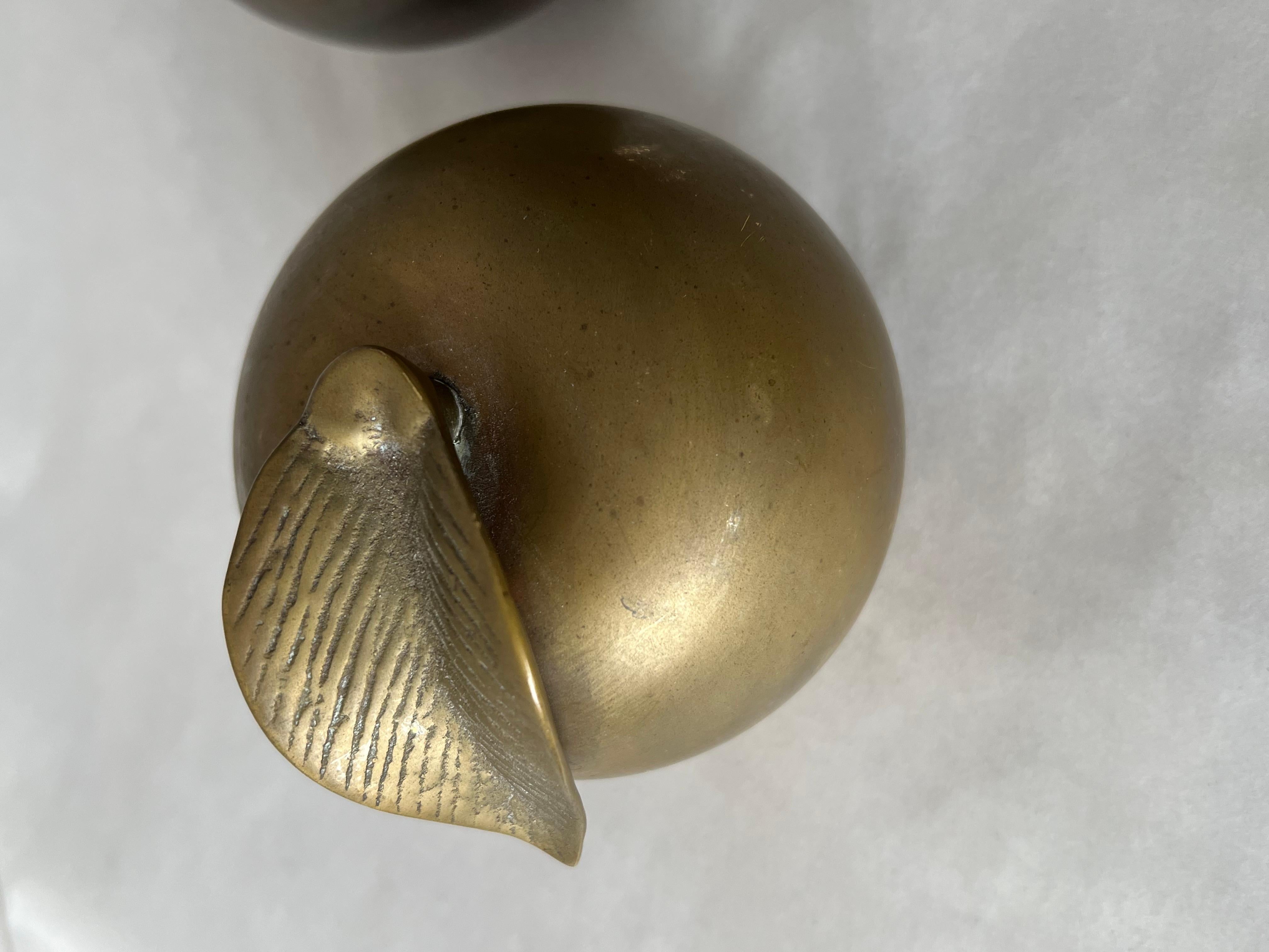 A Pair Of Brass Apple Sculptures Decorative 1960's For Sale 1