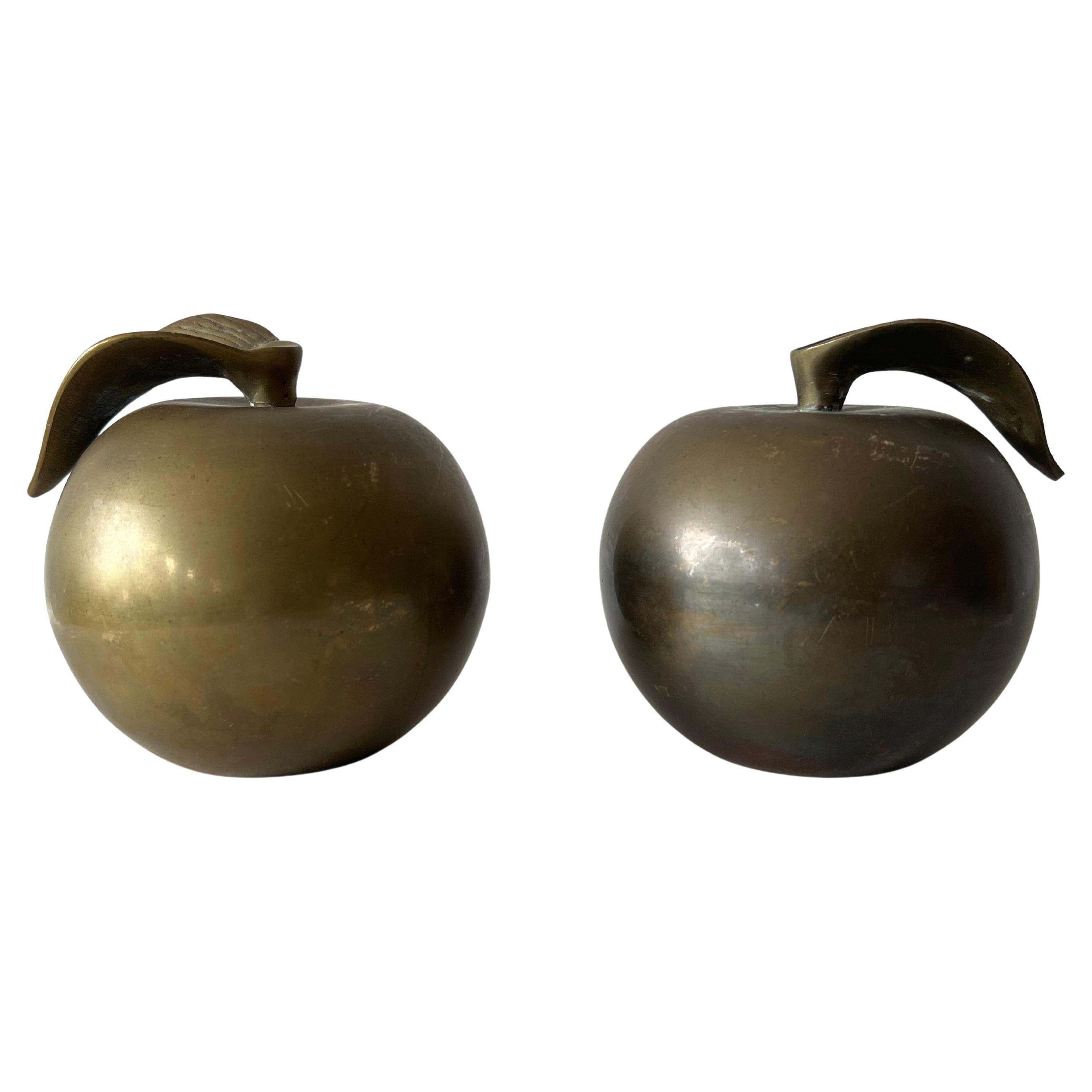 A Pair Of Brass Apple Sculptures Decorative 1960's For Sale