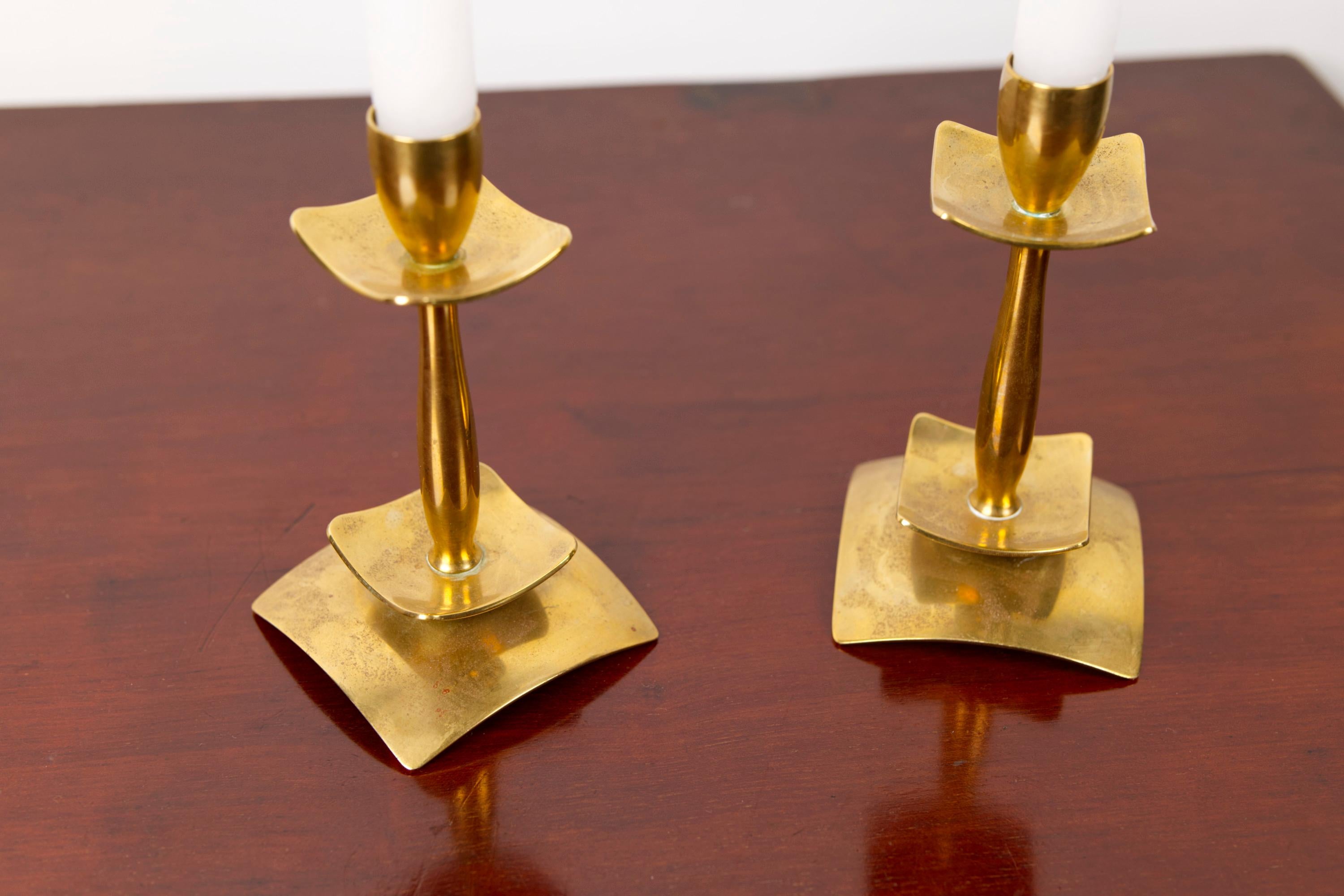 A pair of brass candle sticks by Dantorp Design, Denmark, 1960s Pulido en venta