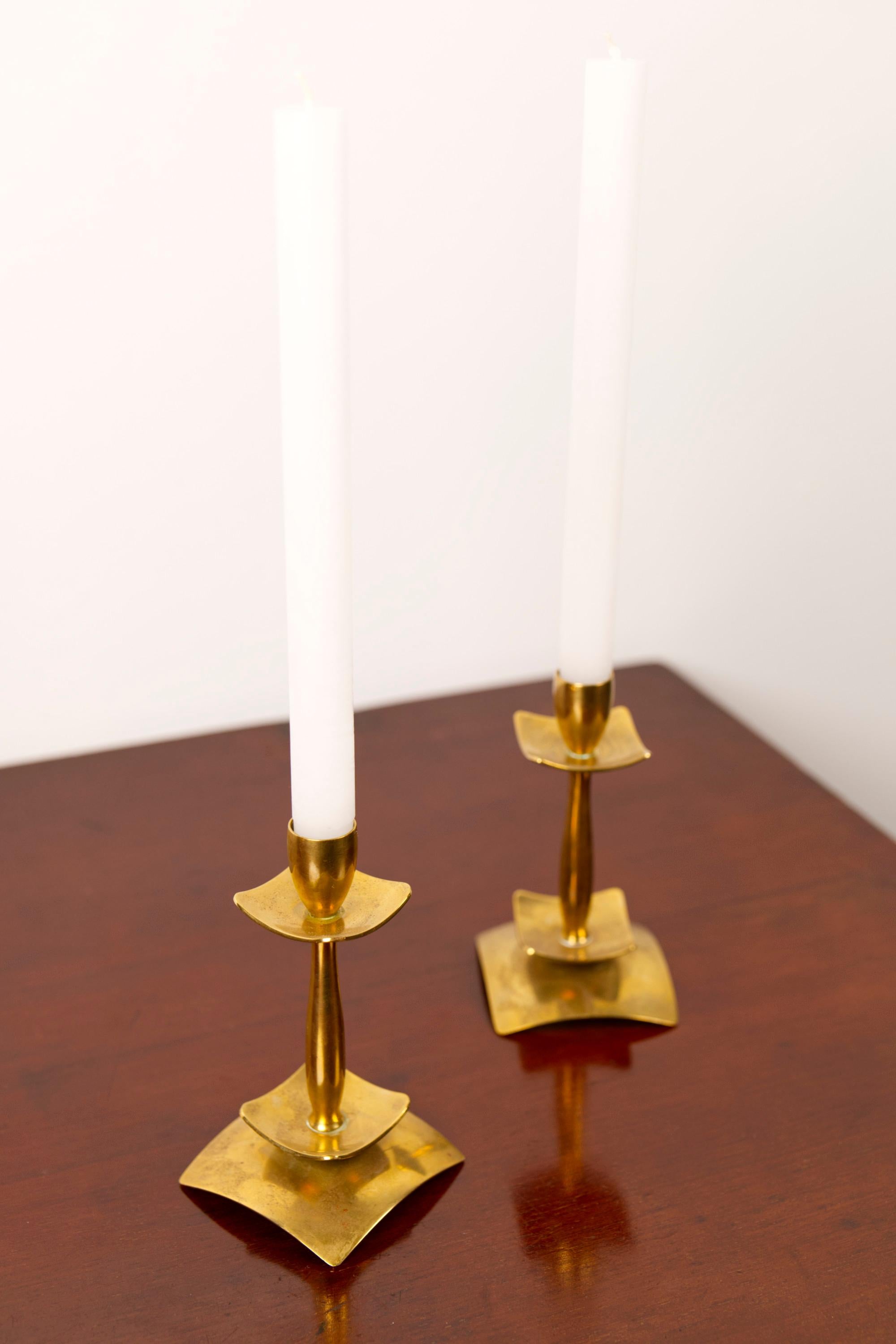 A pair of brass candle sticks by Dantorp Design, Denmark, 1960s en Bueno estado para la venta en Balen, BE